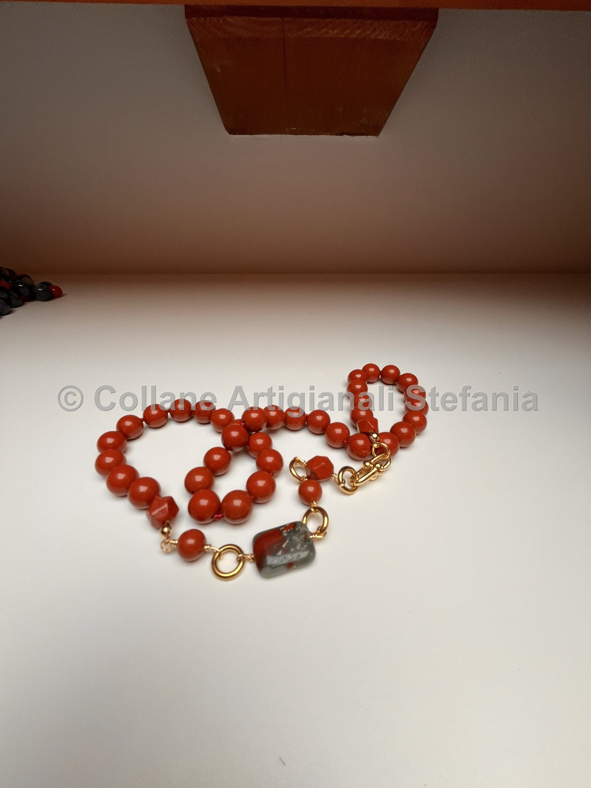 Collana Diaspro rosso e pietra rettangolare di Diaspro sanguigno, indossabile in due modi