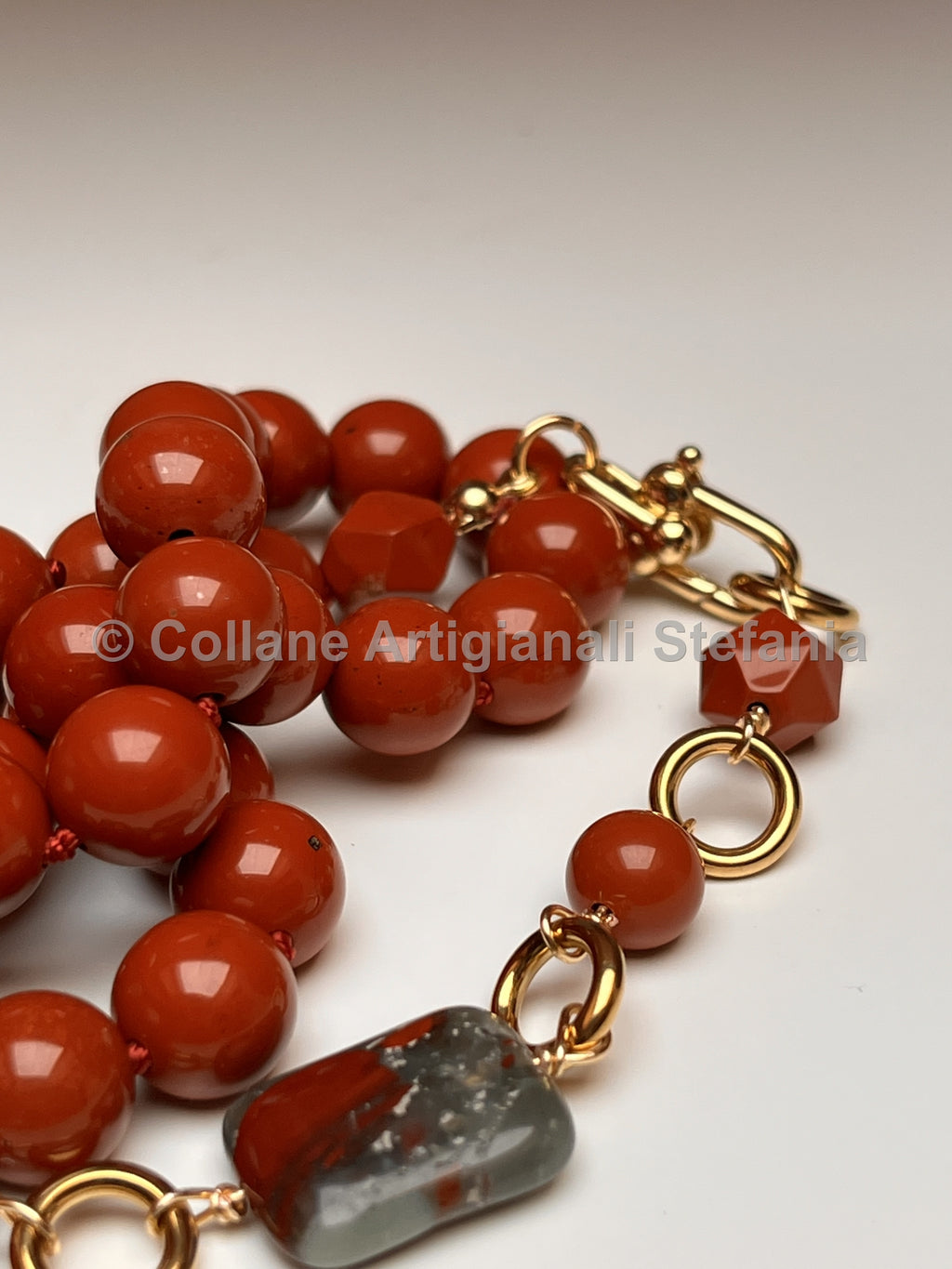 Collana Diaspro rosso e pietra rettangolare di Diaspro sanguigno, indossabile in due modi