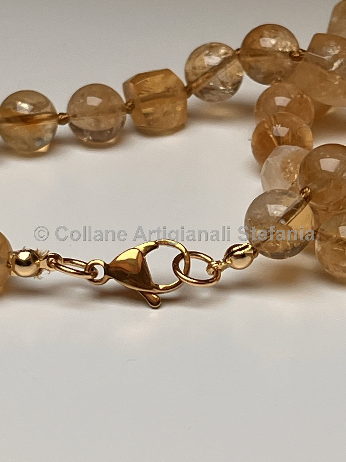 Collana in quarzo citrino con pietre rotonde e squadrate irregolari