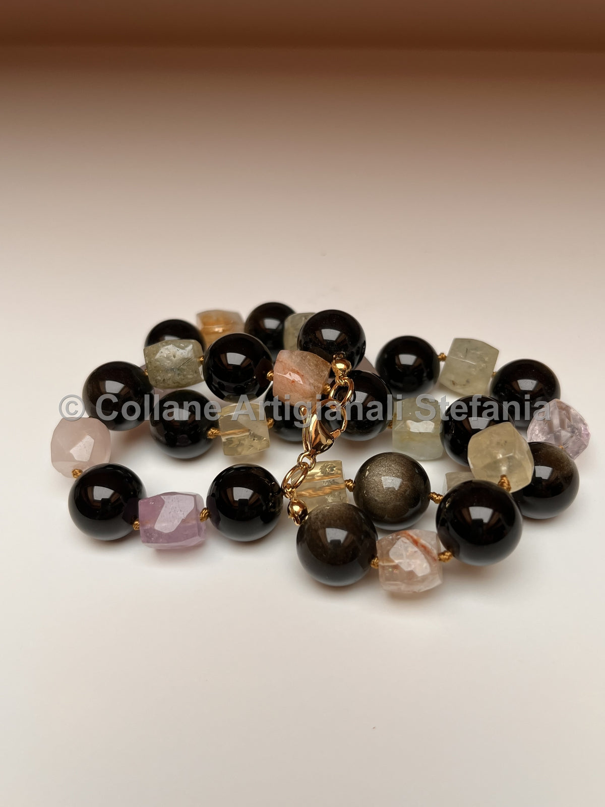 Collana in ossidiana gold dalle sfumature dorate e quarzo multicolore – 46 cm