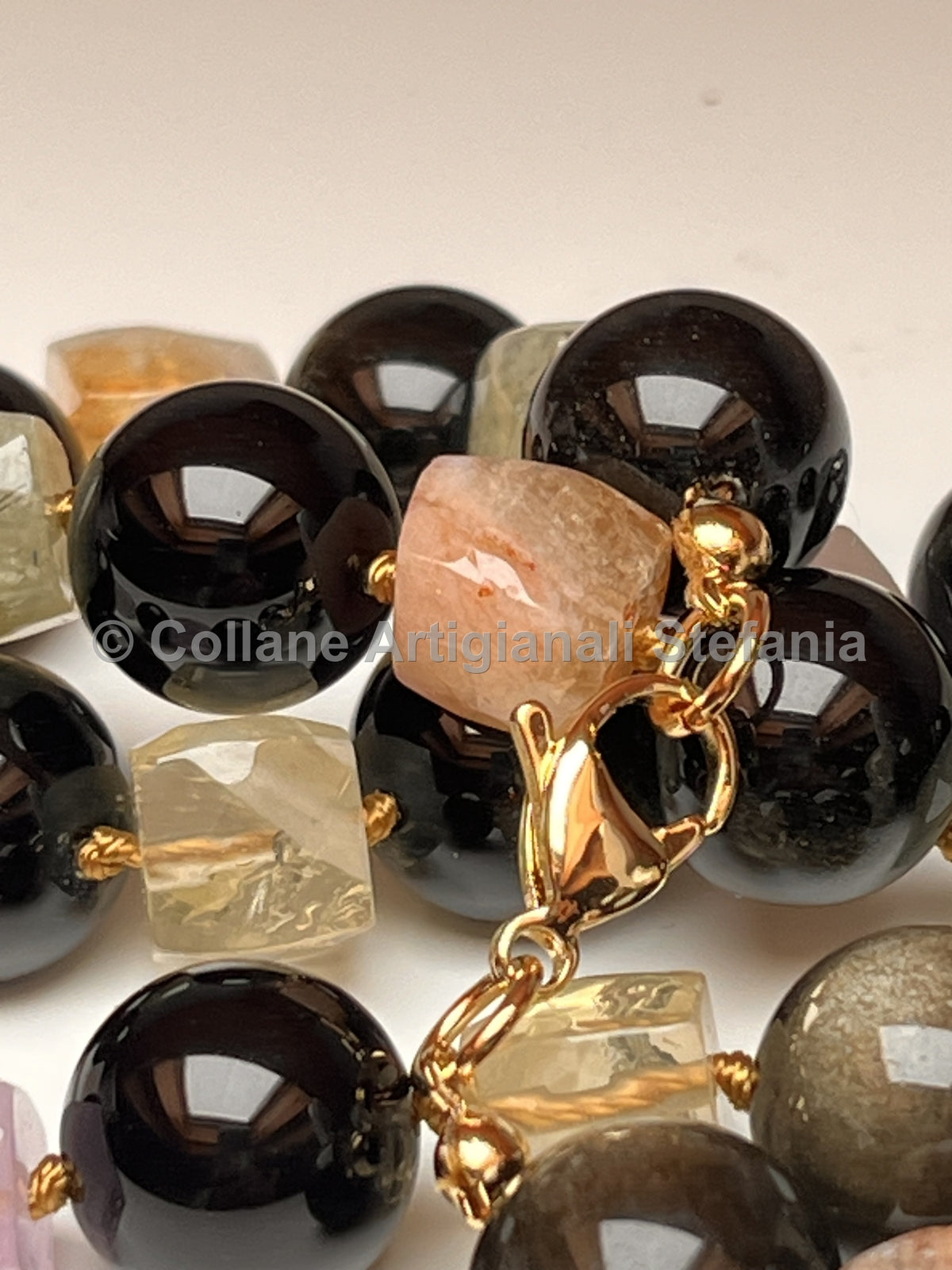 Collana in ossidiana gold dalle sfumature dorate e quarzo multicolore – 46 cm
