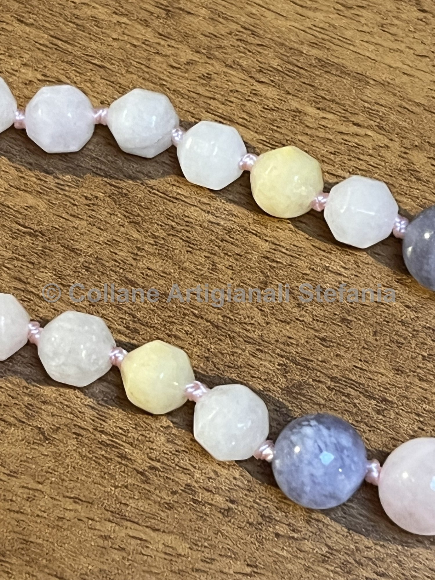 Collana con pietre dure di Morganite di ottima qualità.