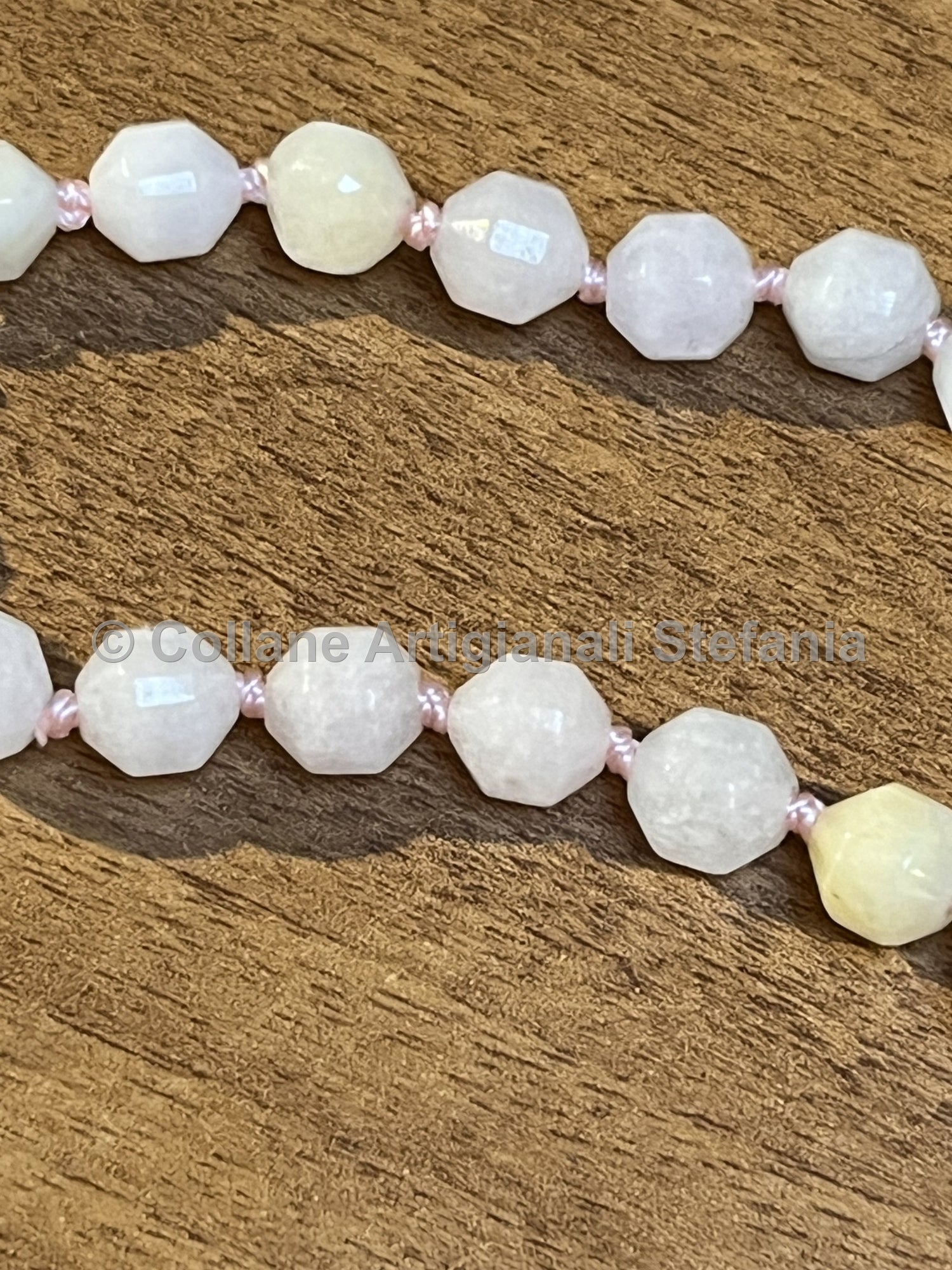 Collana con pietre dure di Morganite di ottima qualità.