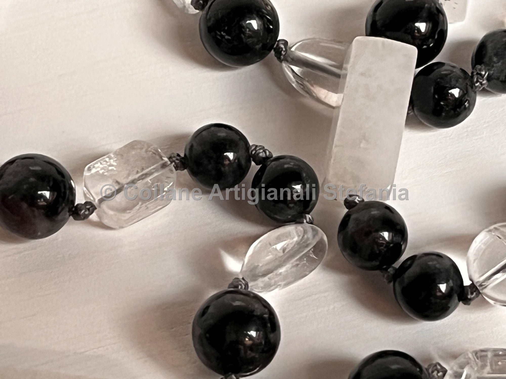 Collana con pietre dure di Astrofilite e Quarzo
