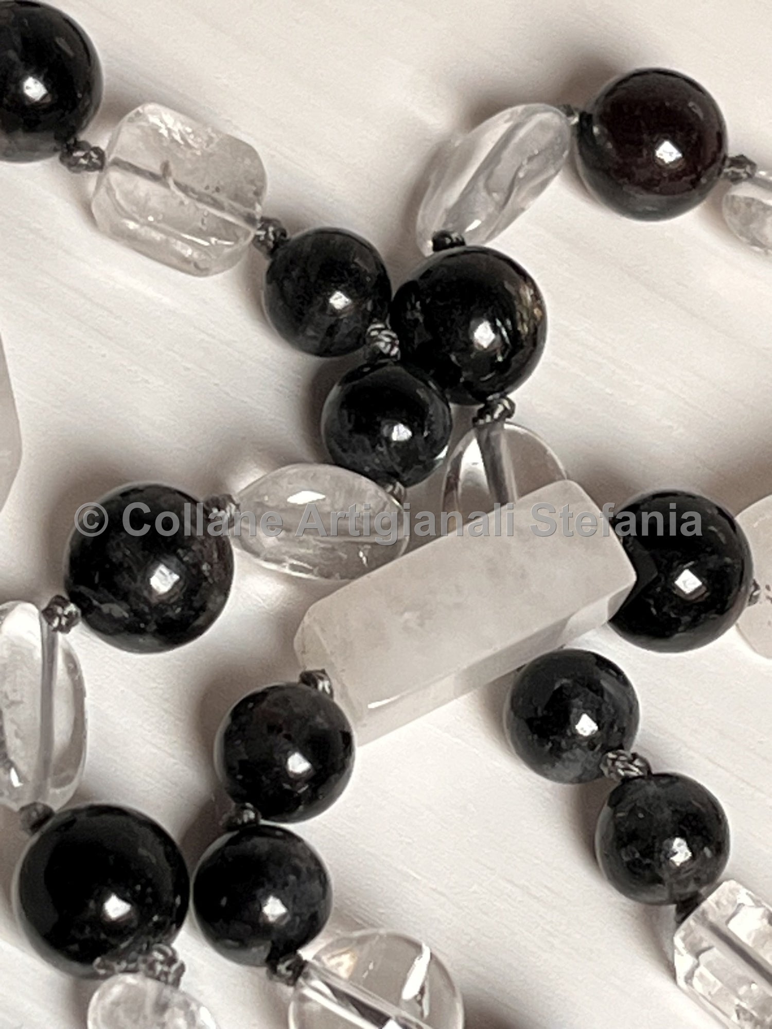 Collana con pietre dure di Astrofilite e Quarzo