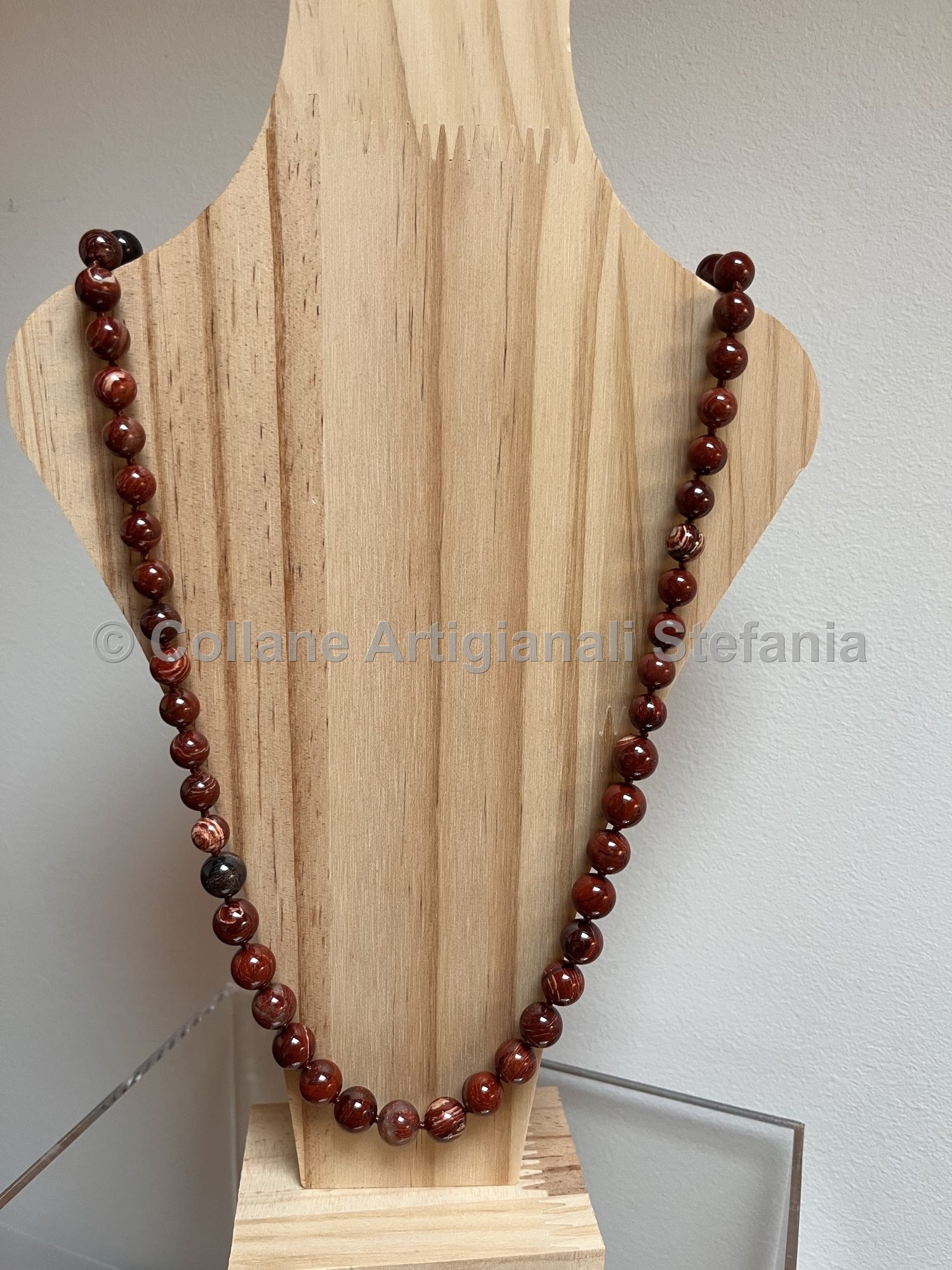 Collana con pietre dure di Australian serpentine di qualità.