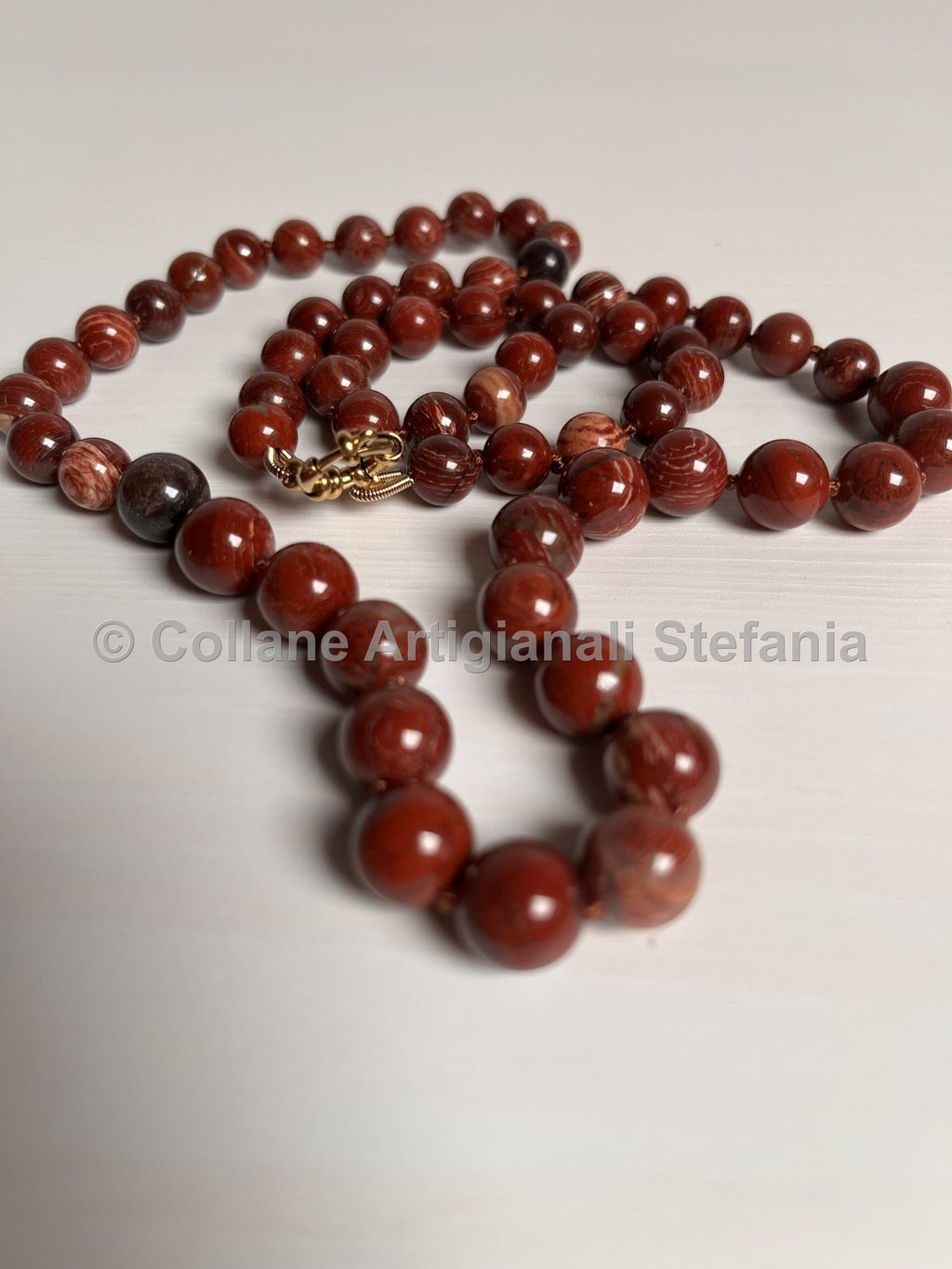 Collana con pietre dure di Australian serpentine di qualità.