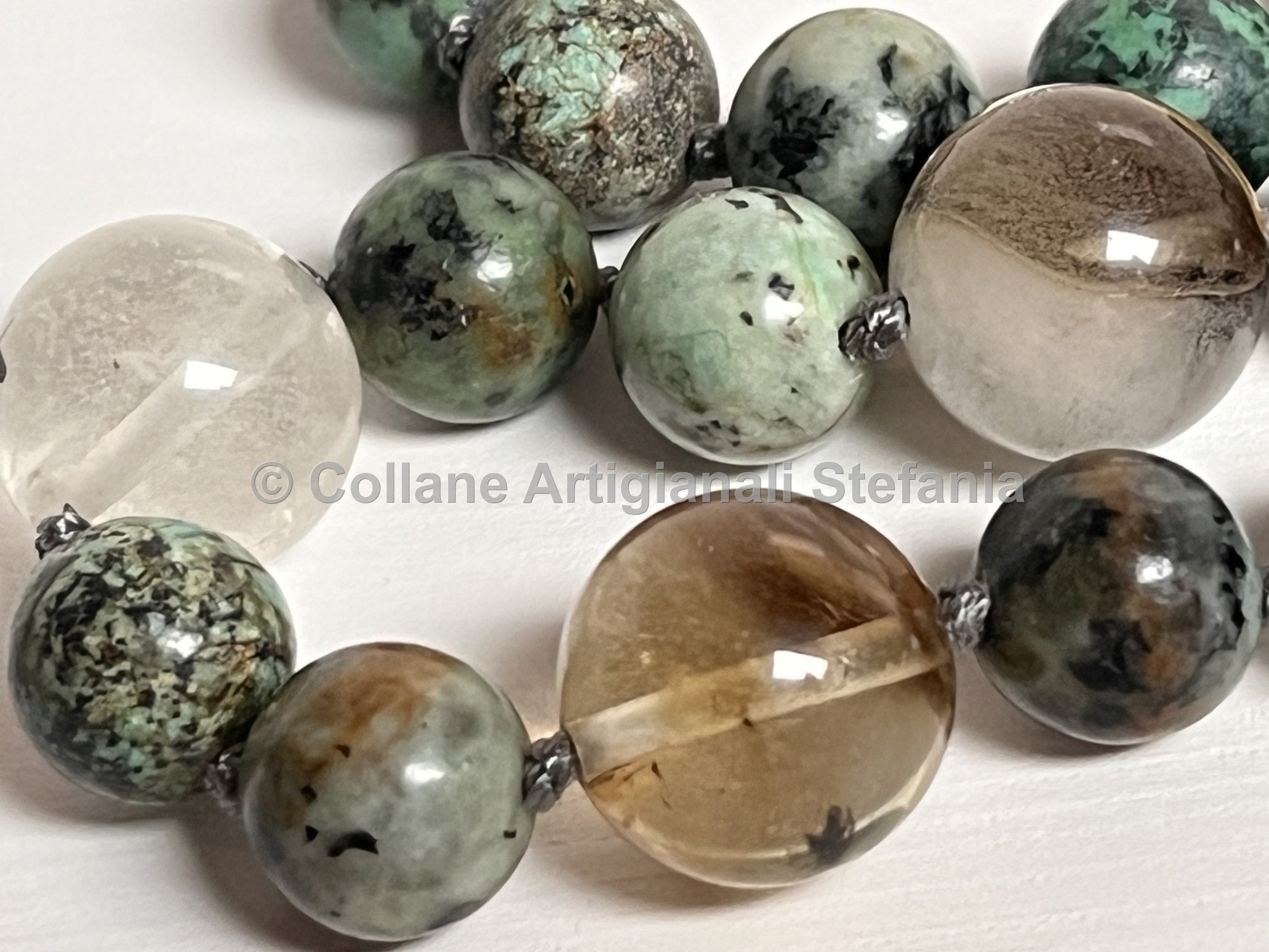 Collana con pietre dure di Turchese Africano e Ossidiana.