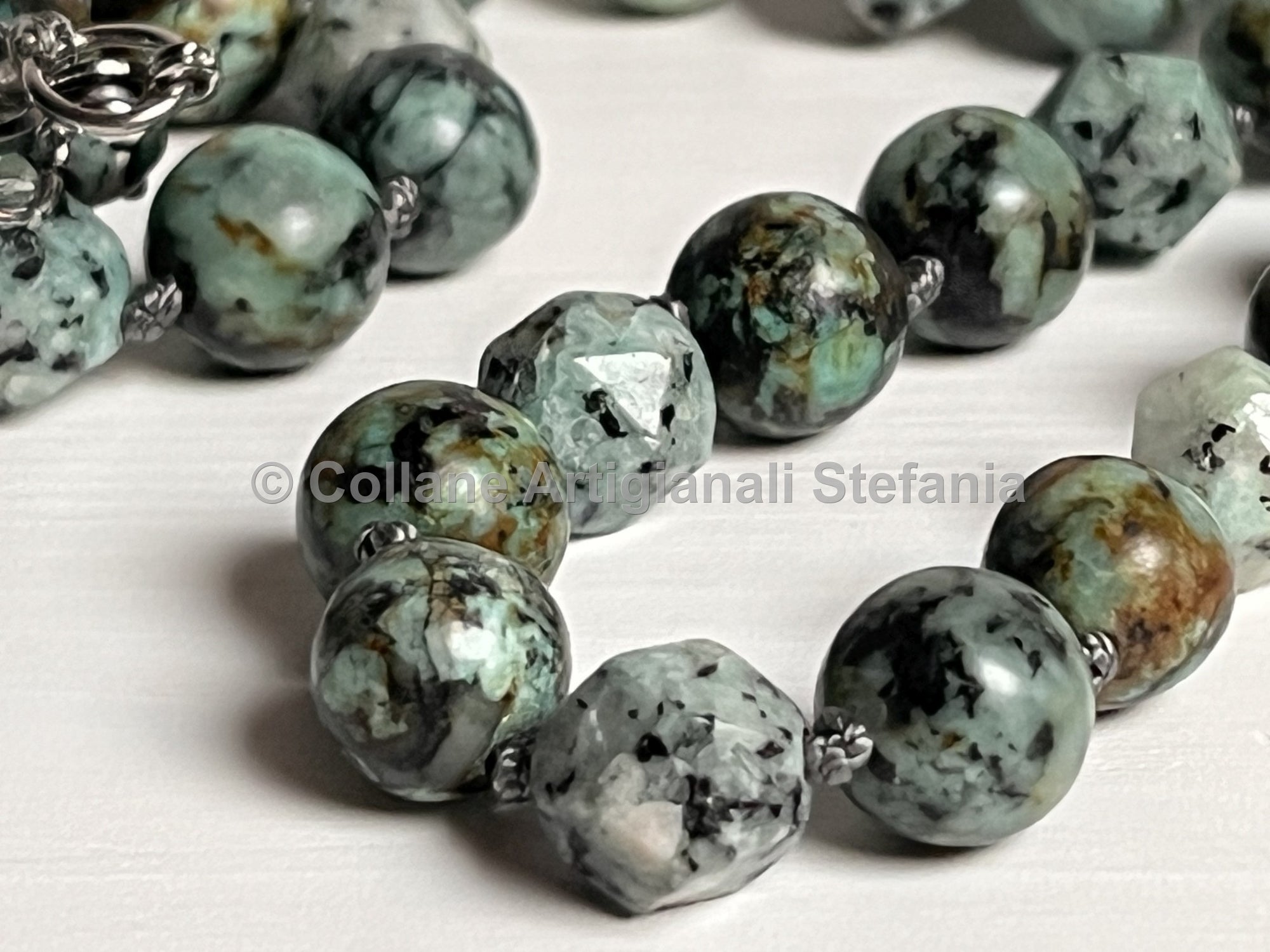 Collana con pietre dure di Turchese Africano