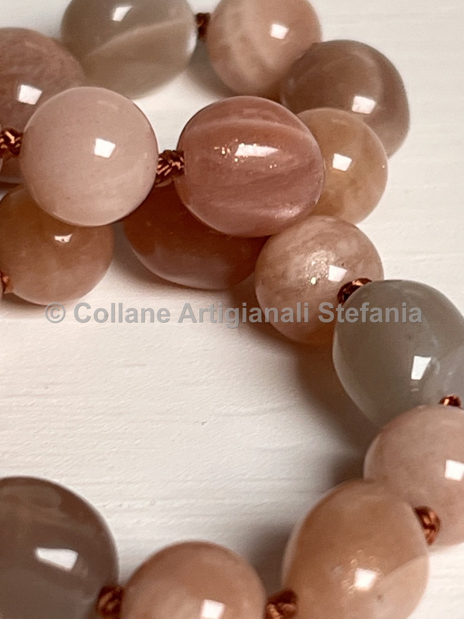 Collana con pietre dure di Pietra di Luna