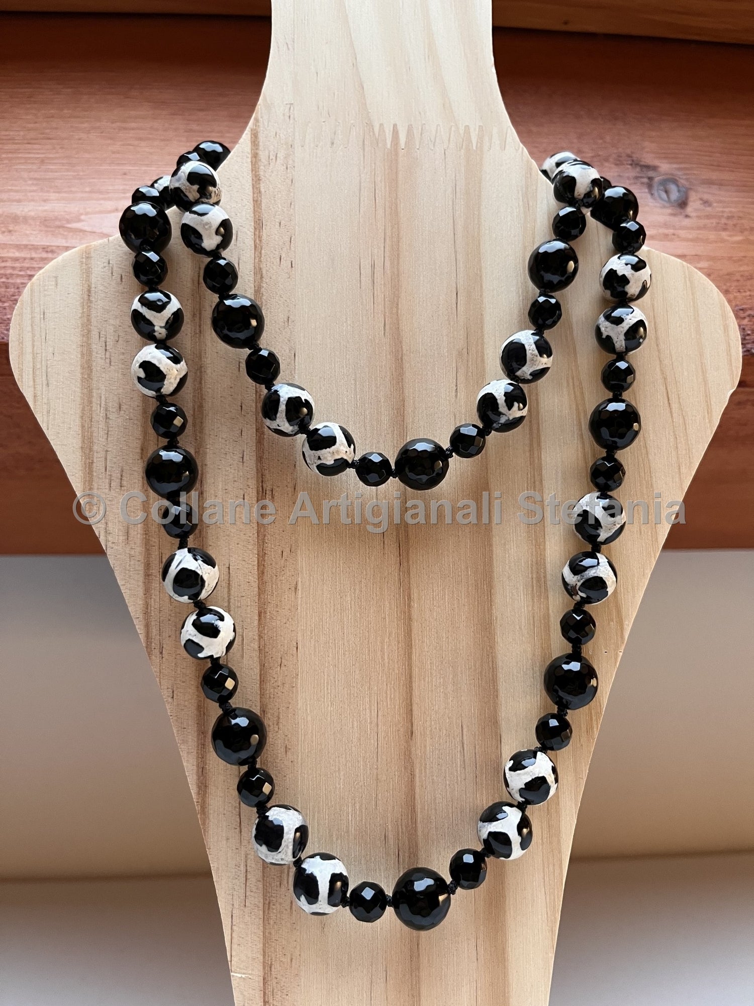Collana con pietre dure di Onice e Agata Tibetana