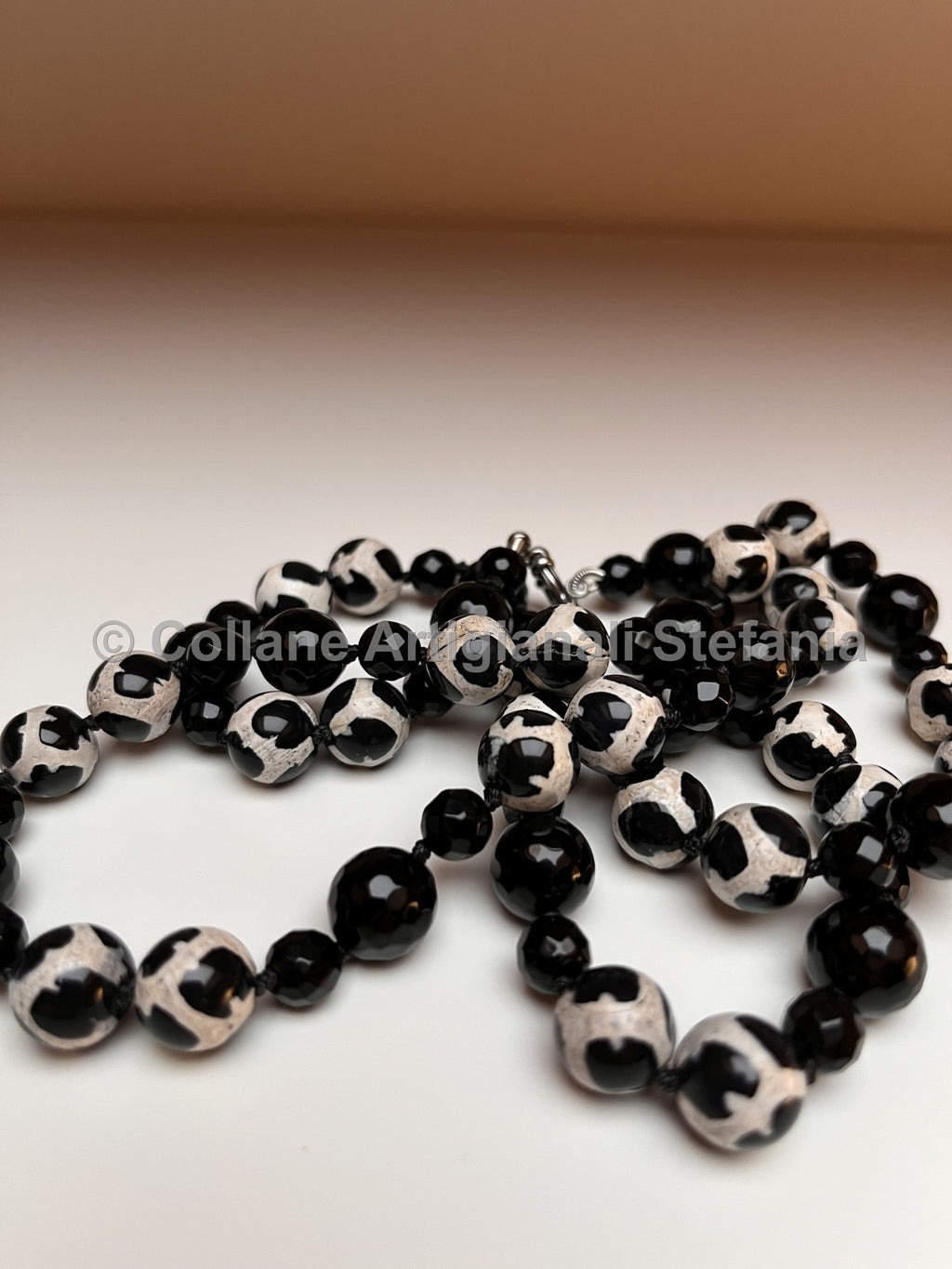Collana con pietre dure di Onice e Agata Tibetana