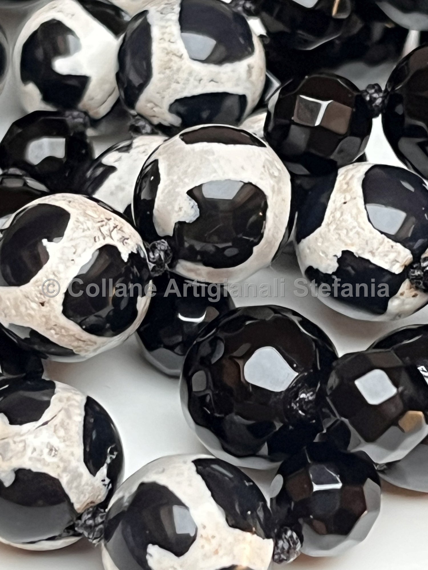 Collana con pietre dure di Onice e Agata Tibetana