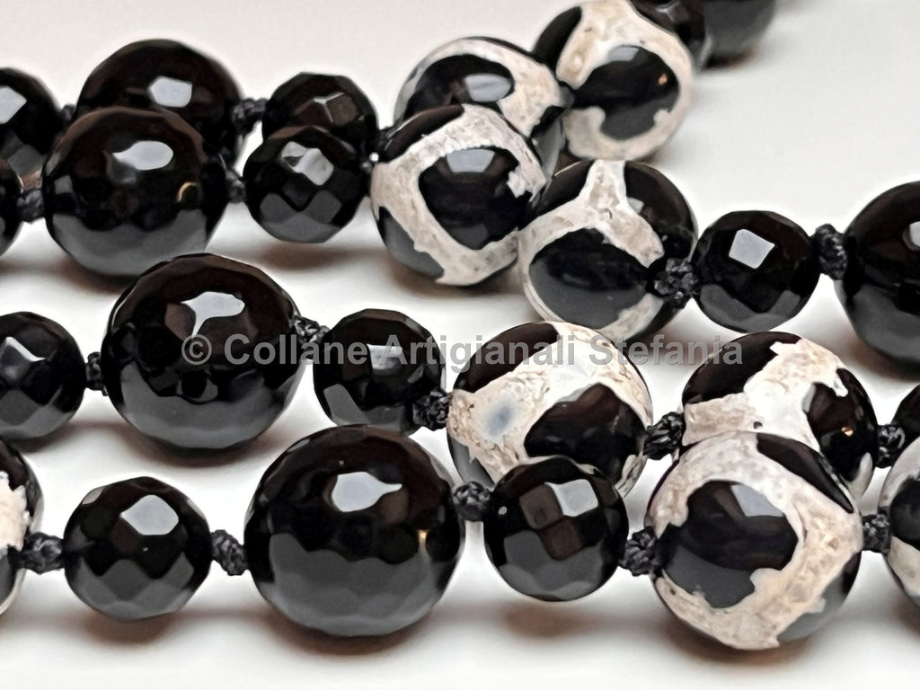 Collana con pietre dure di Onice e Agata Tibetana