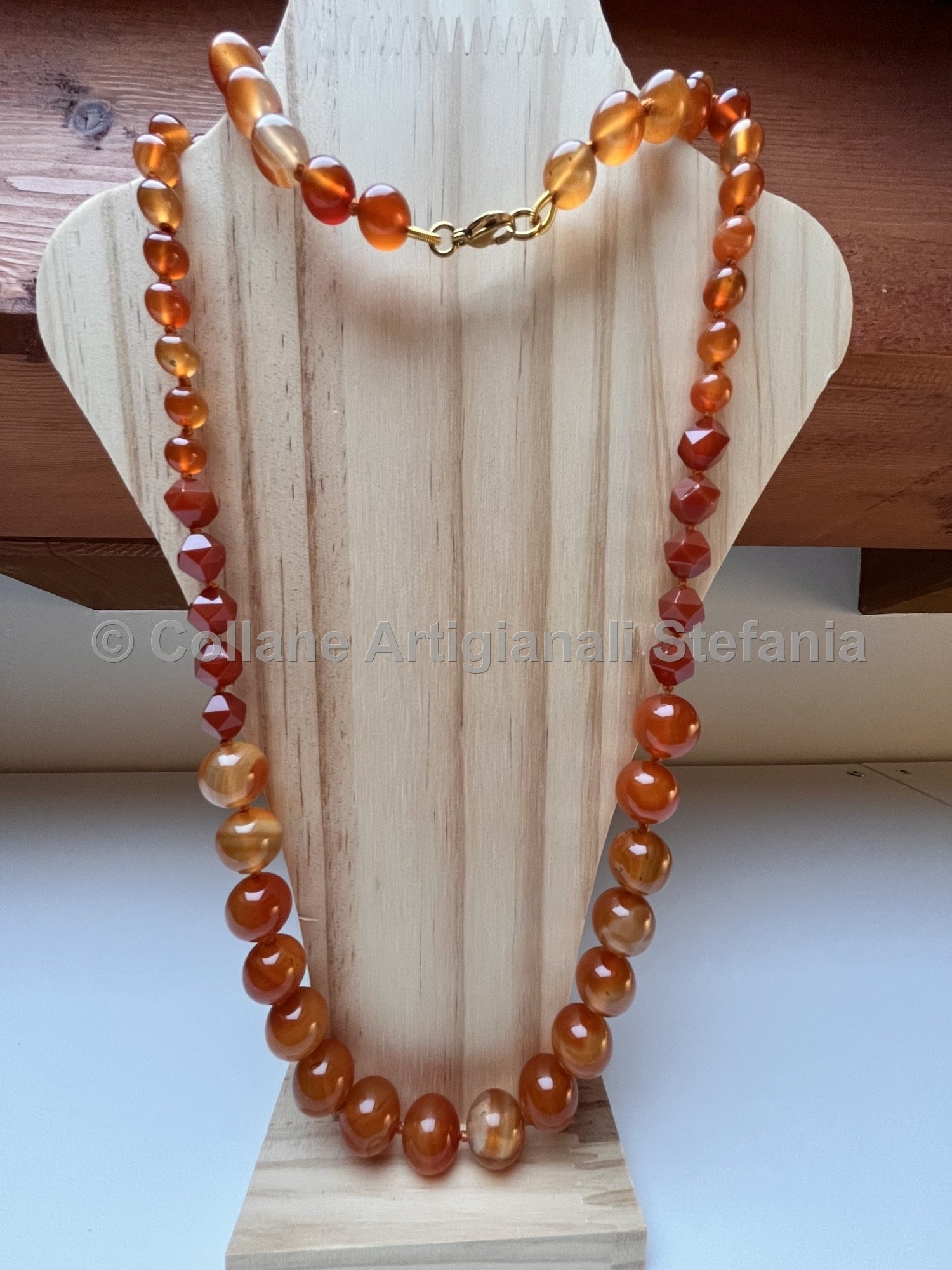 Collana con pietre dure di Corniola