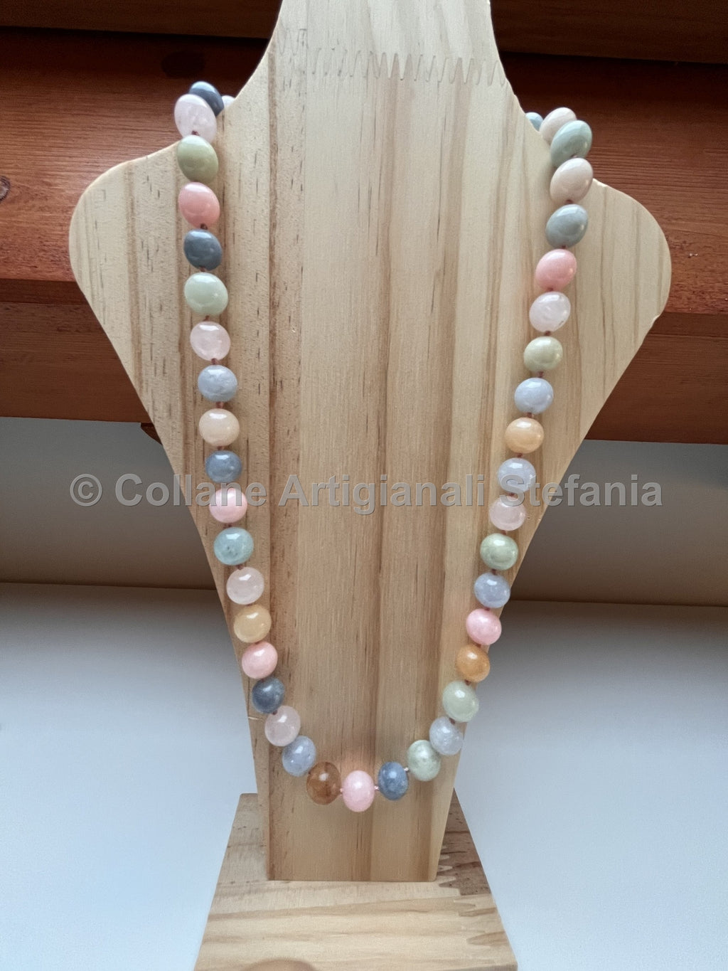Collana con pietre dure di Morganite di qualità.