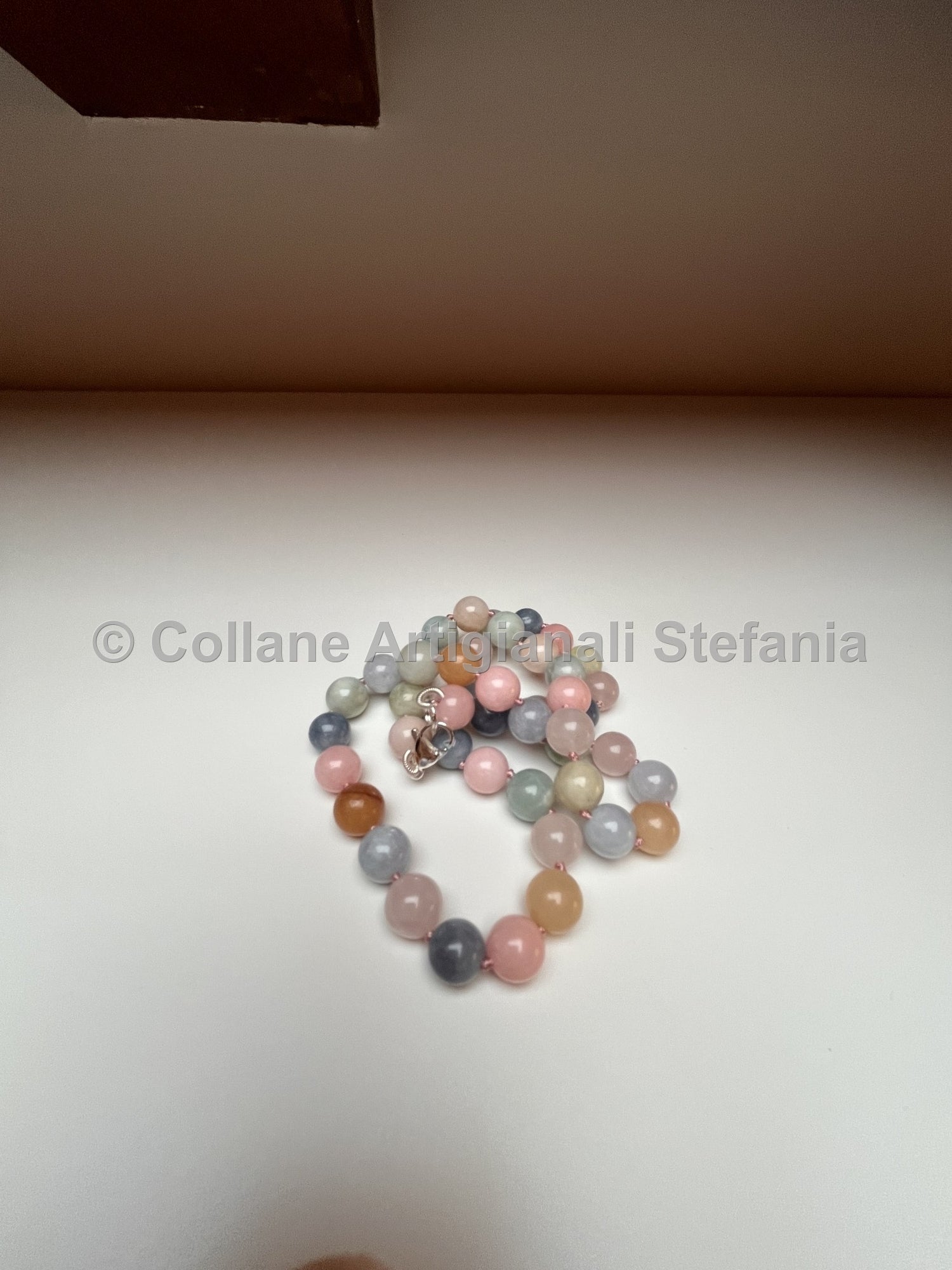 Collana con pietre dure di Morganite di qualità.