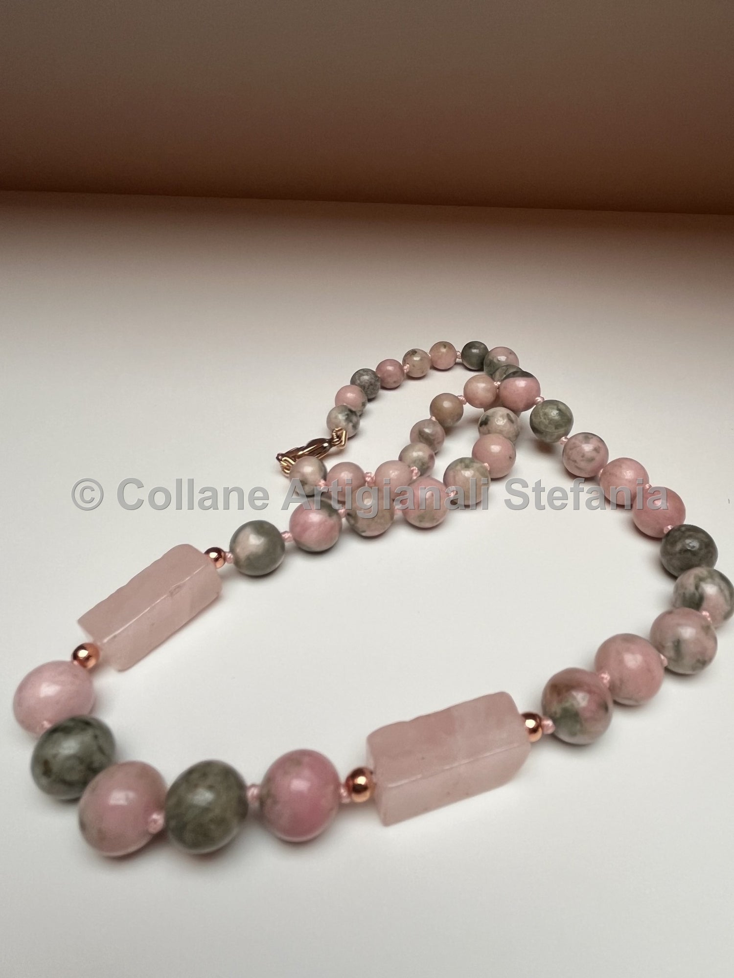 Collana con pietre dure di Quarzite di ottima qualità