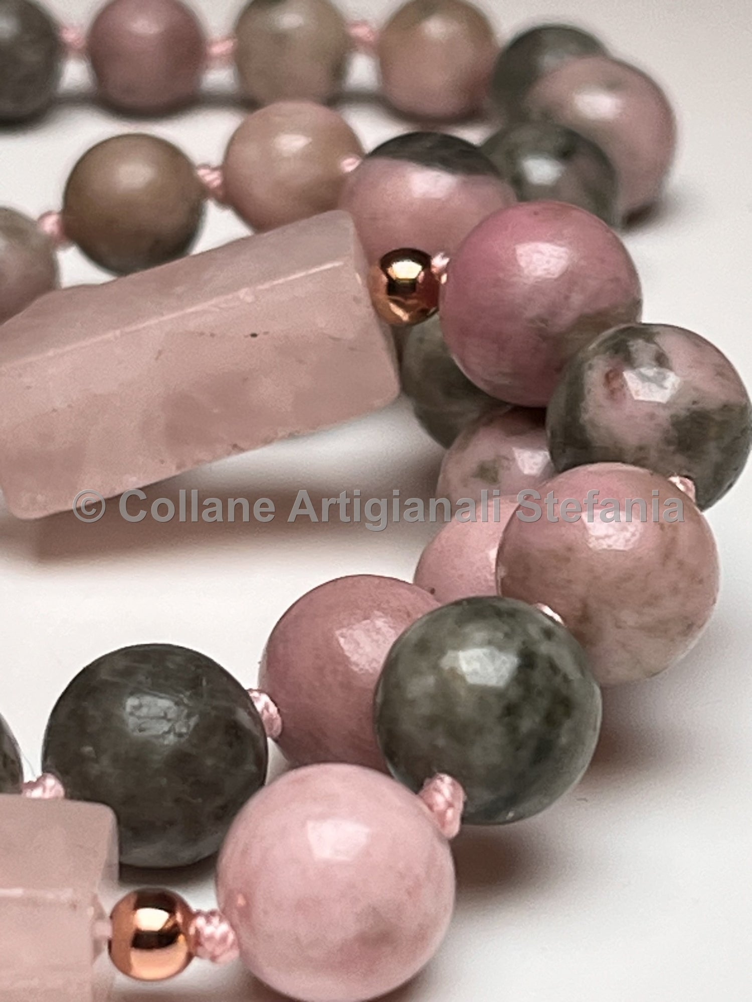 Collana con pietre dure di Quarzite di ottima qualità