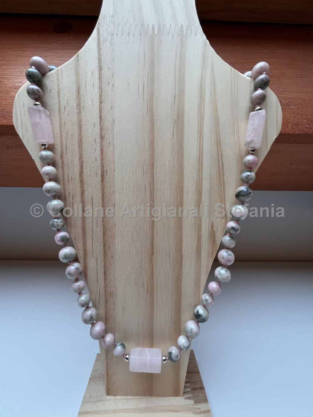 Collana con pietre dure di Quarzite di ottima qualità