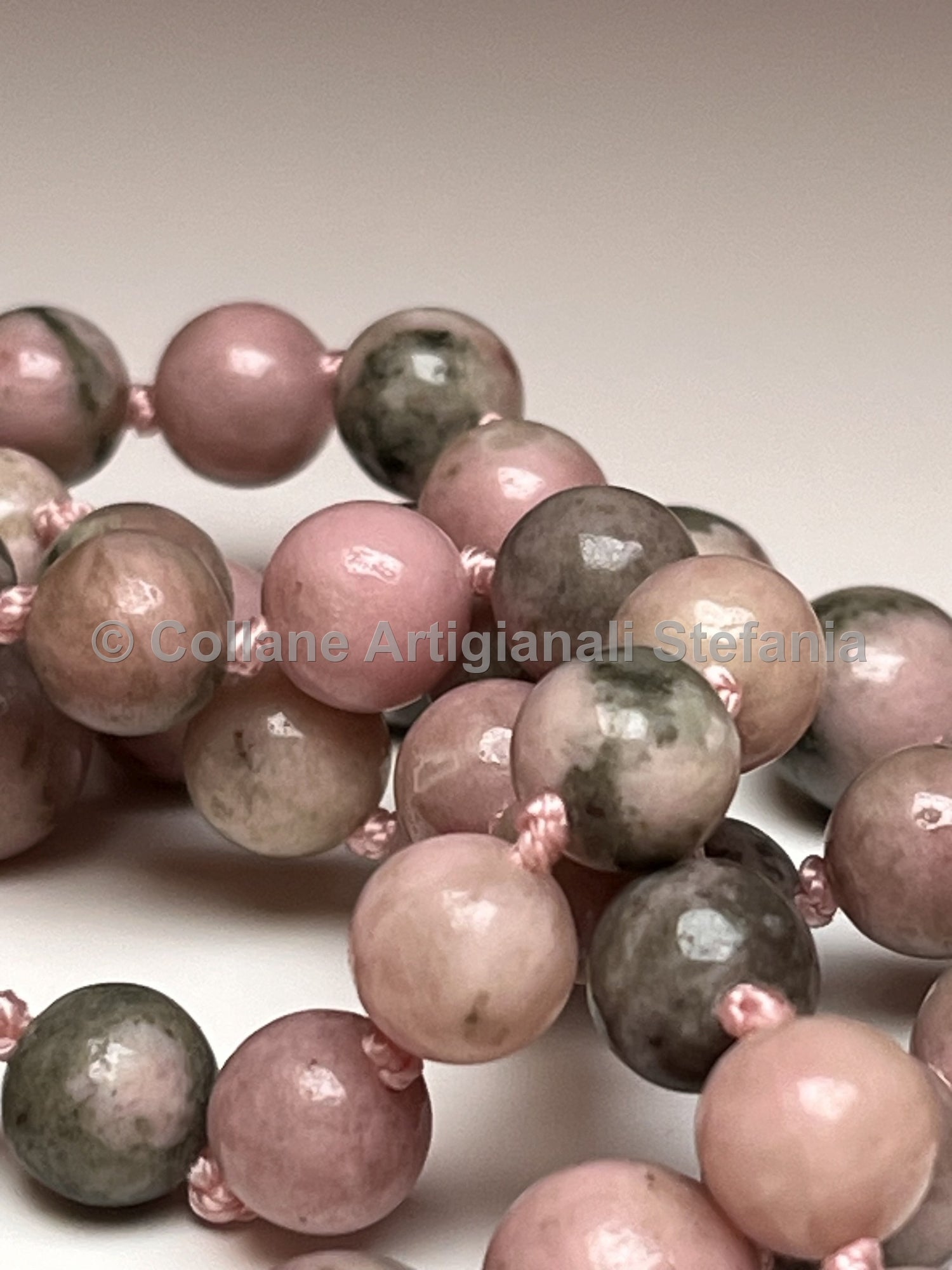Collana con pietre dure di Quarzite di ottima qualità