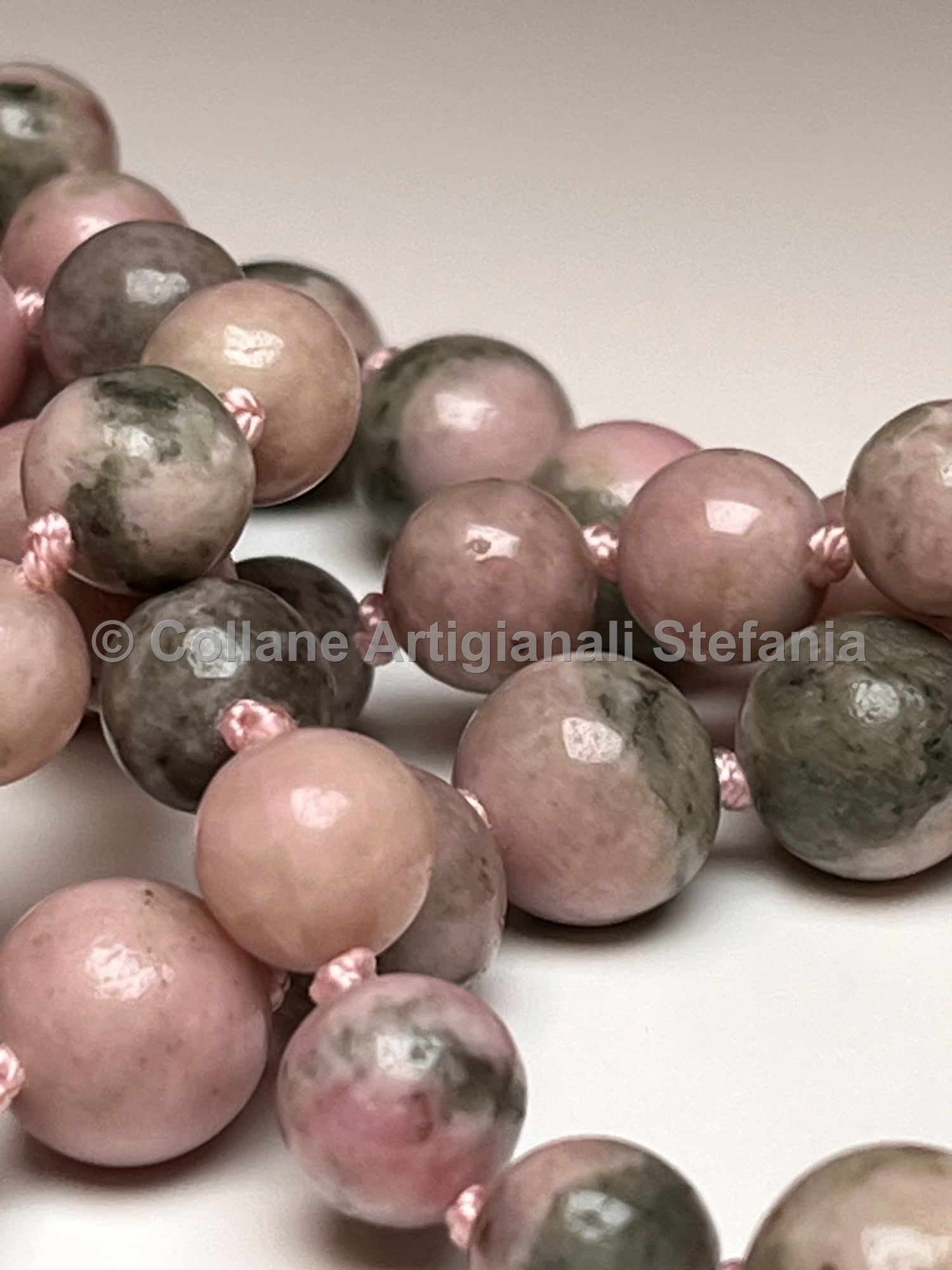 Collana con pietre dure di Quarzite di ottima qualità