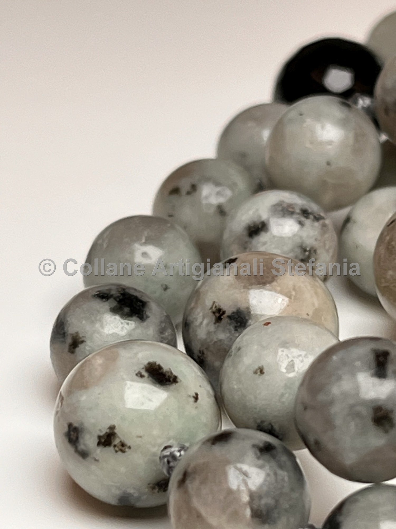 Collana con pietre dure di Diaspro Kiwi.