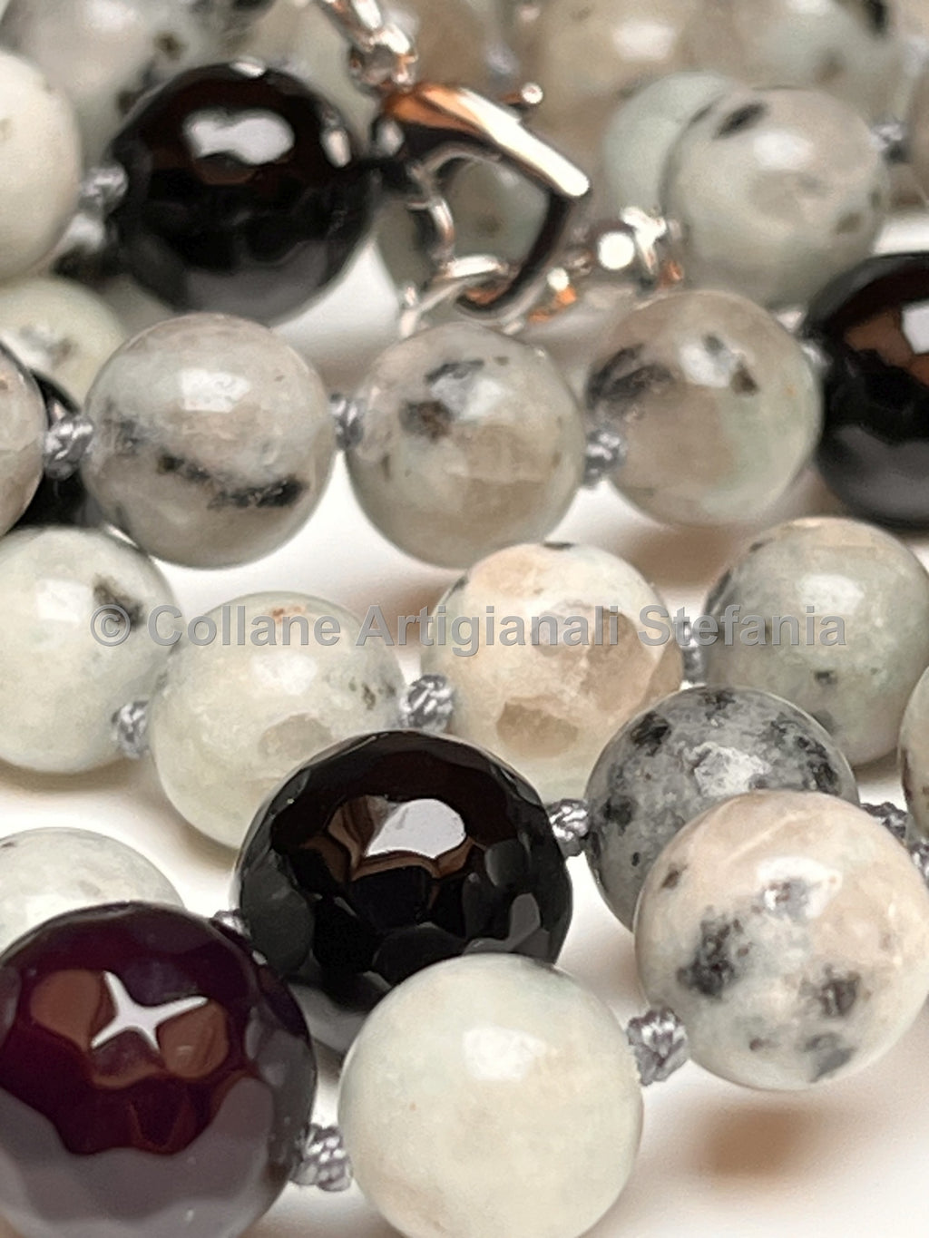 Collana con pietre dure di Diaspro Kiwi.