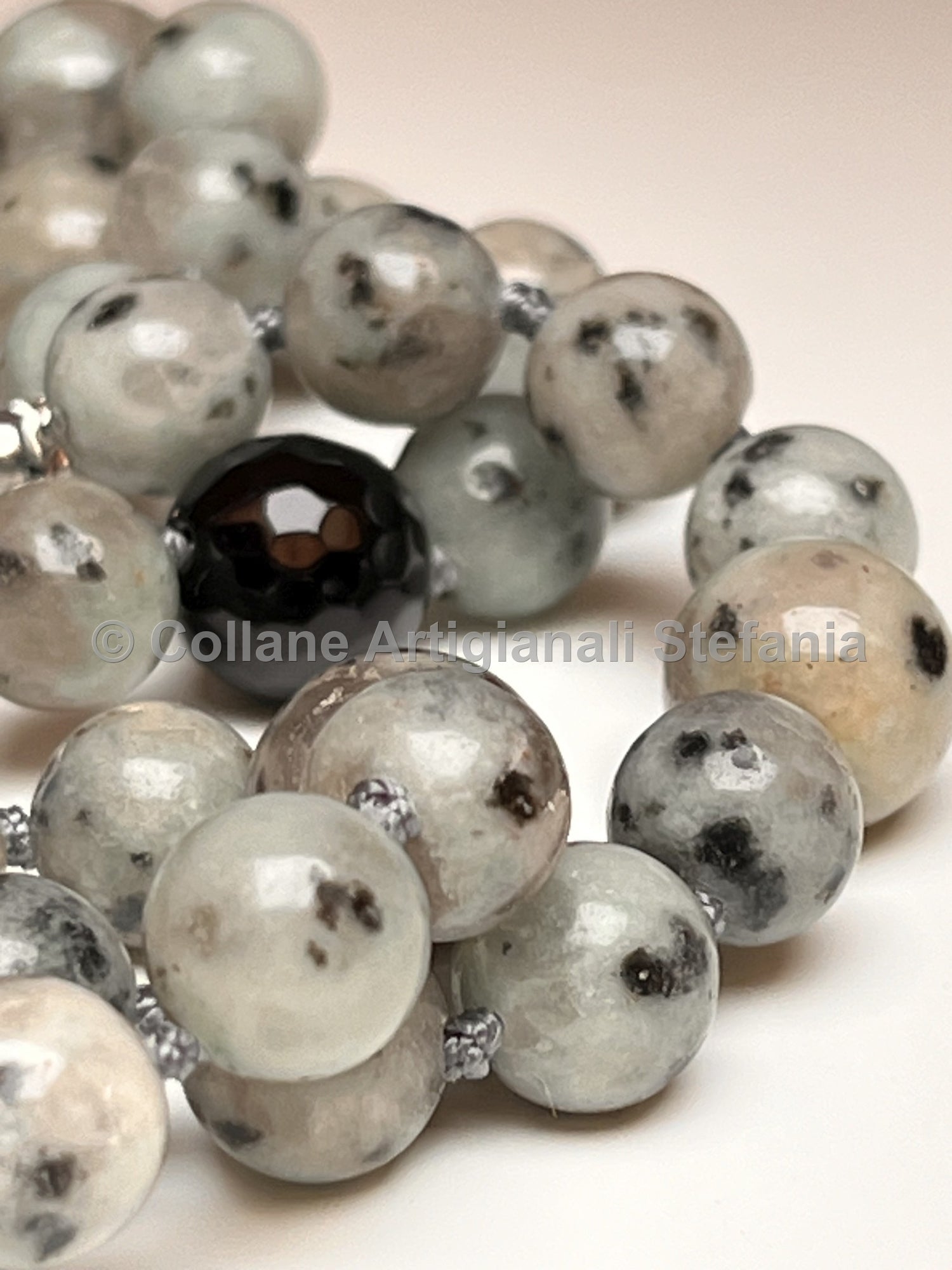 Collana con pietre dure di Diaspro Kiwi.