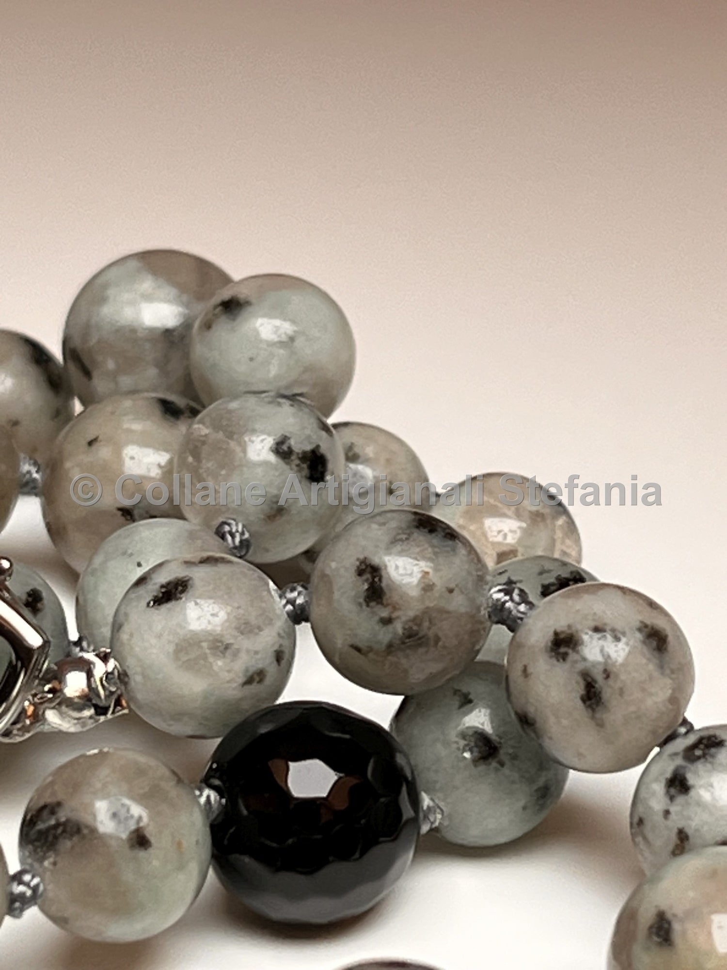 Collana con pietre dure di Diaspro Kiwi.