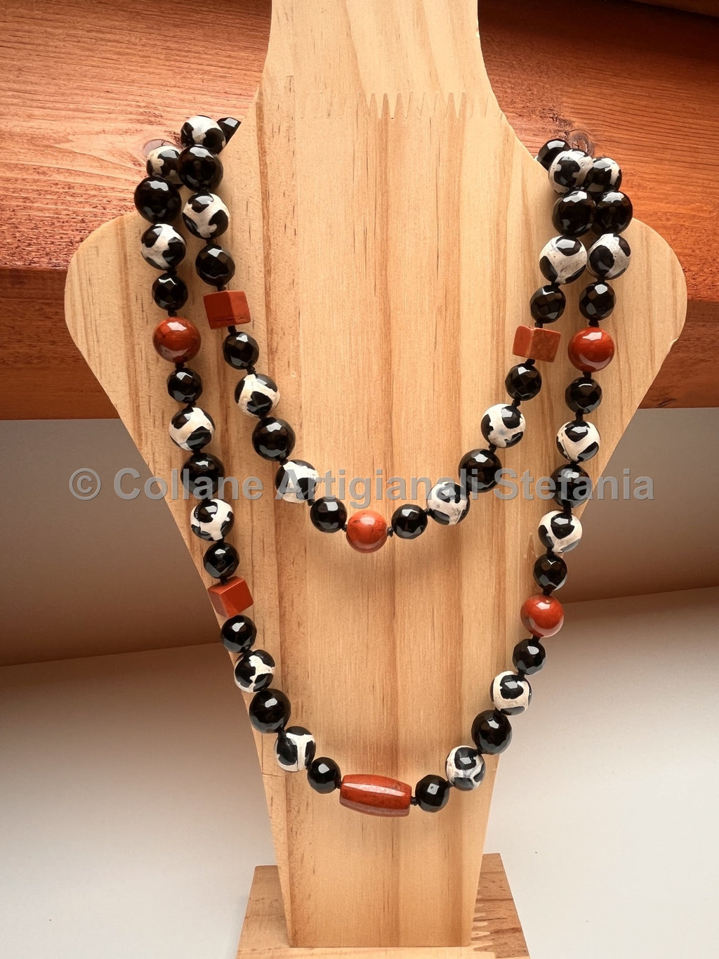 Collana con pietre dure di Onice nero, Agata Tibetana e Diaspro.