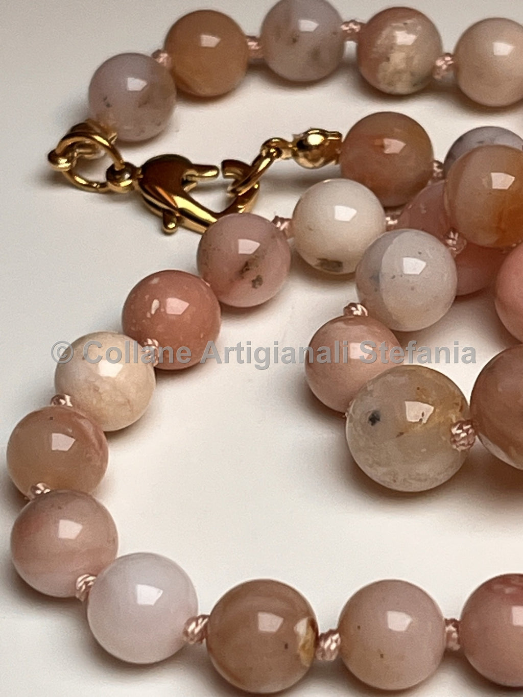 Collana con pietre dure di Opale rosa di ottima qualità