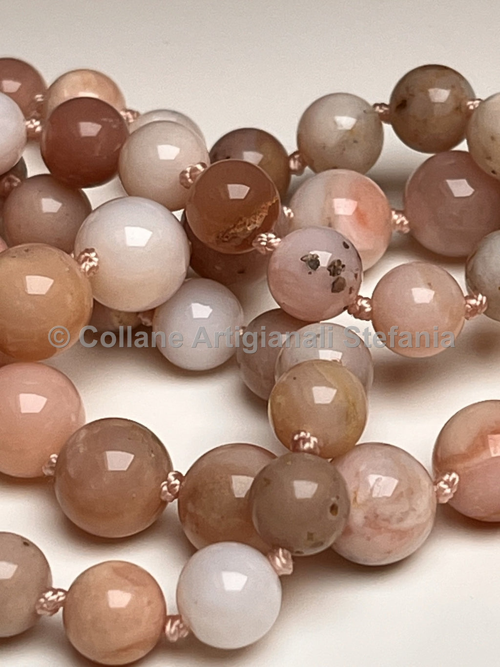Collana con pietre dure di Opale rosa di ottima qualità