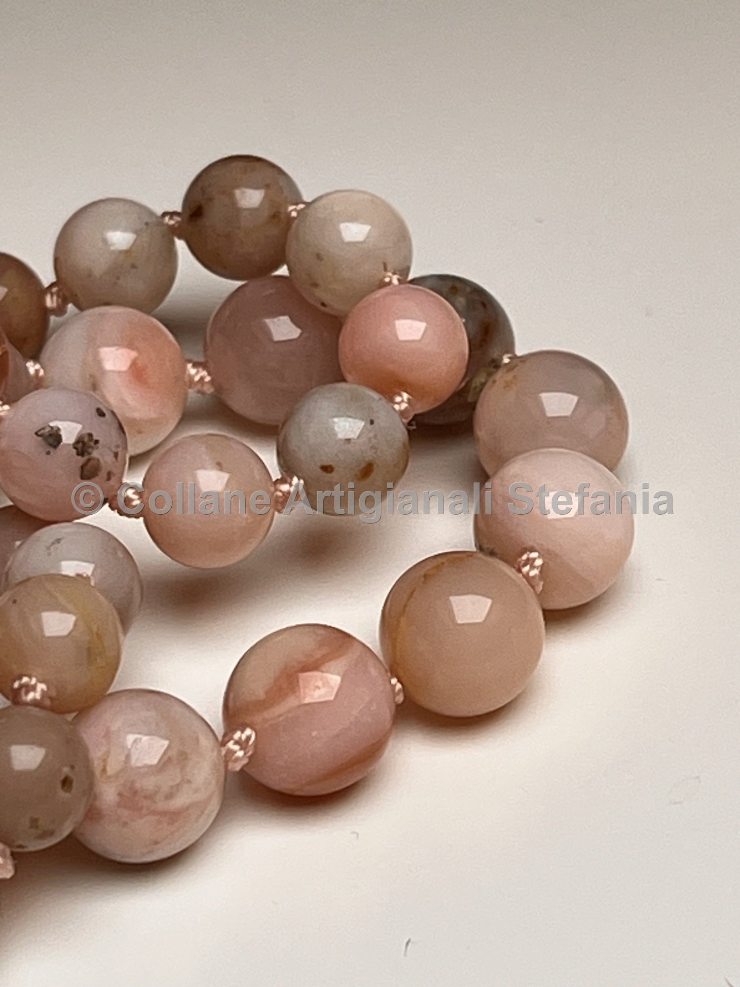 Collana con pietre dure di Opale rosa di ottima qualità