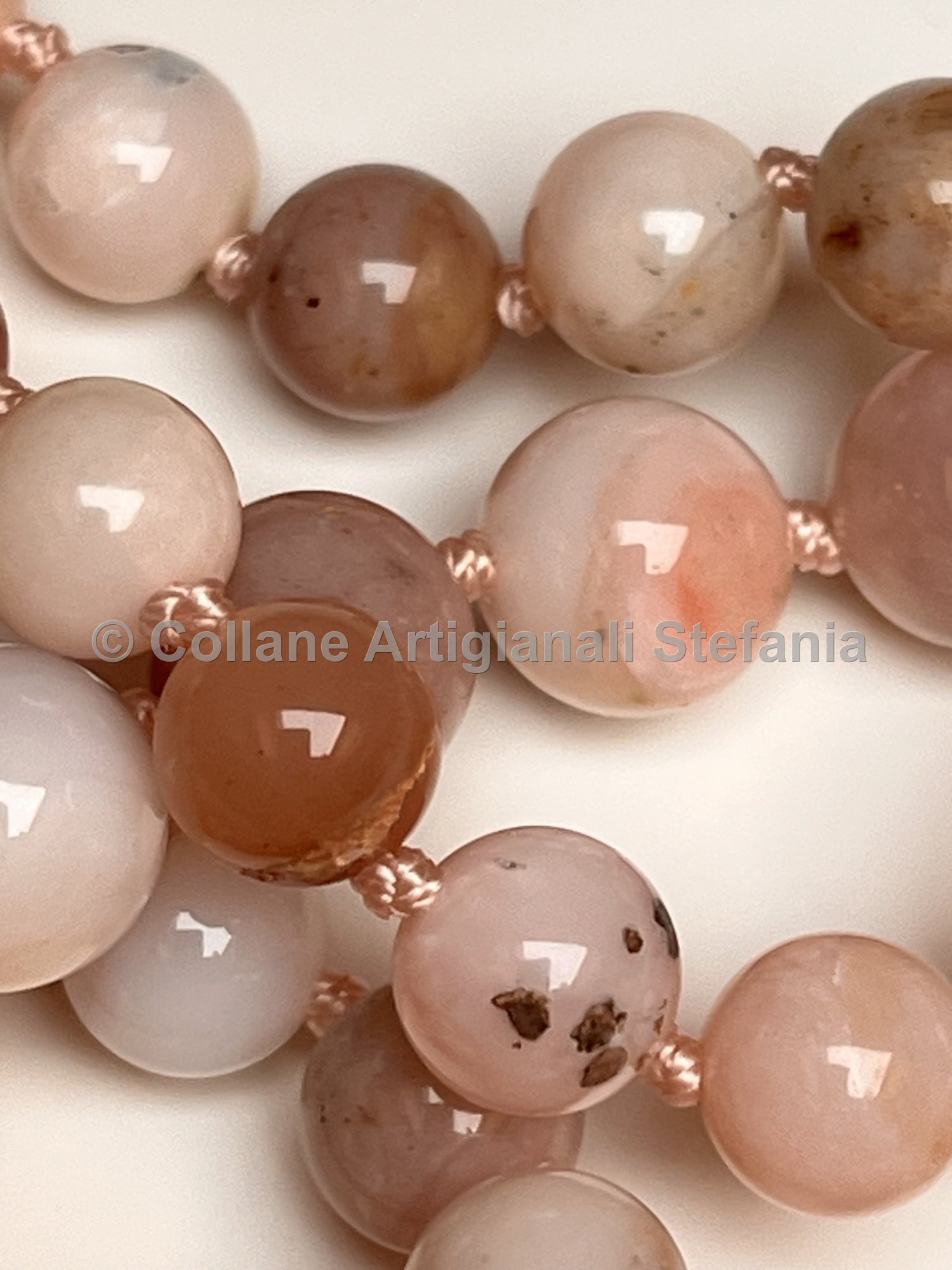 Collana con pietre dure di Opale rosa di ottima qualità