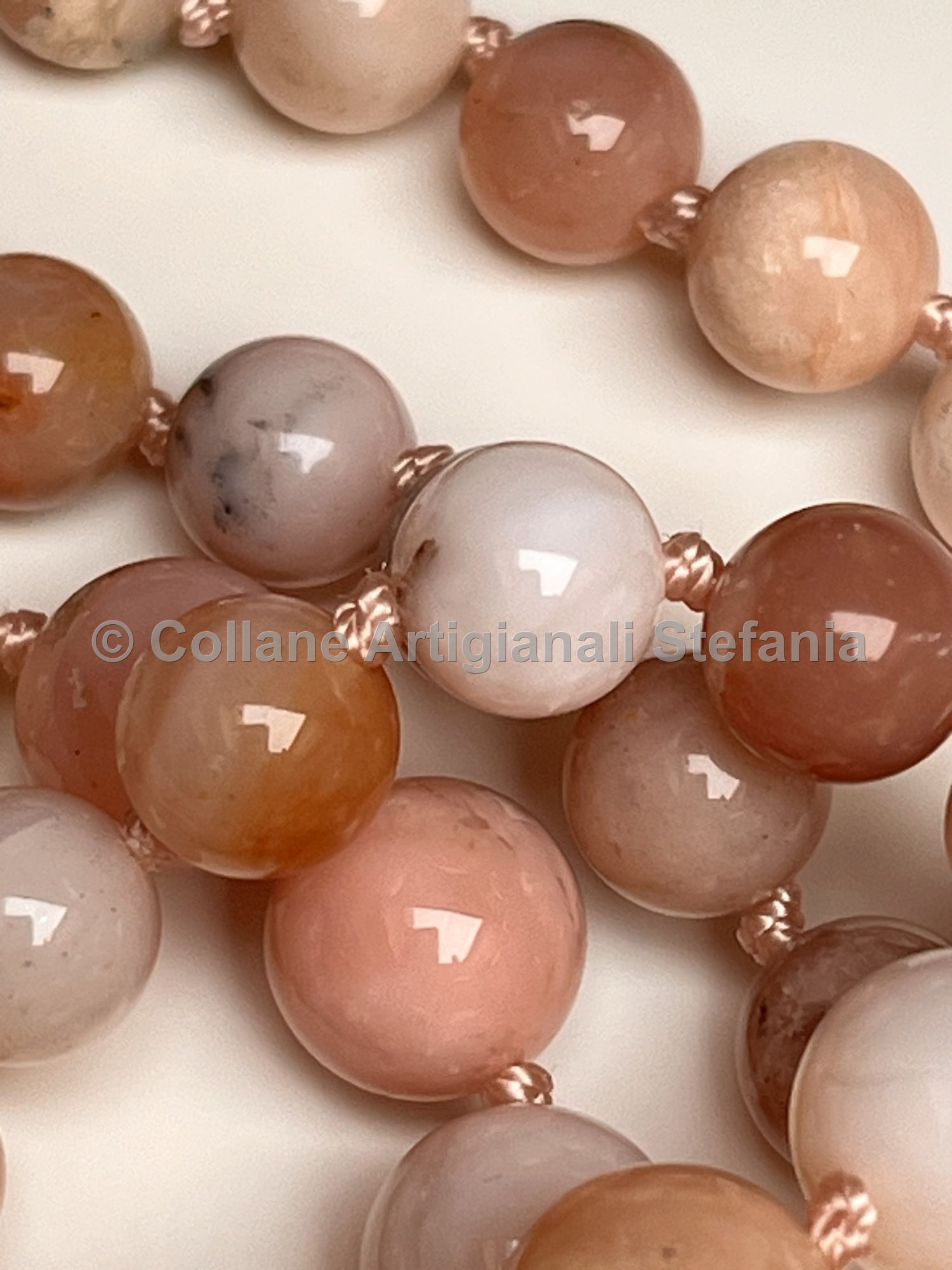 Collana con pietre dure di Opale rosa di ottima qualità