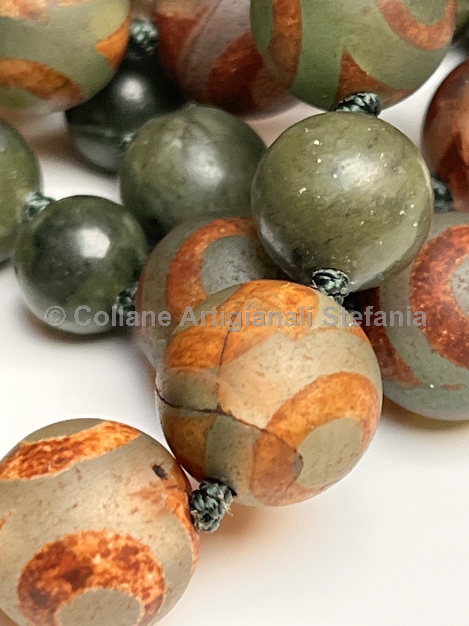 Collana con pietre dure di Giada e Agata Tibetana