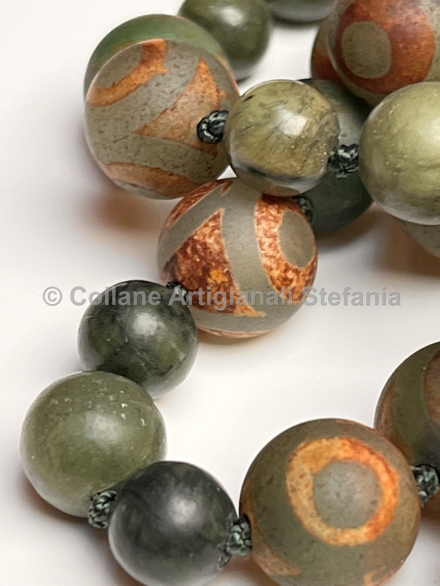 Collana con pietre dure di Giada e Agata Tibetana
