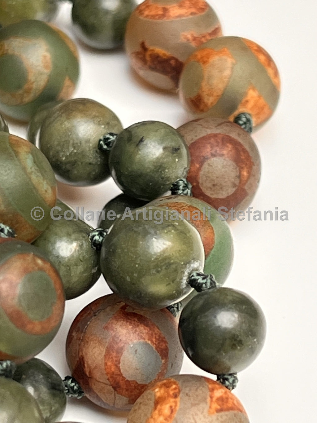 Collana con pietre dure di Giada e Agata Tibetana