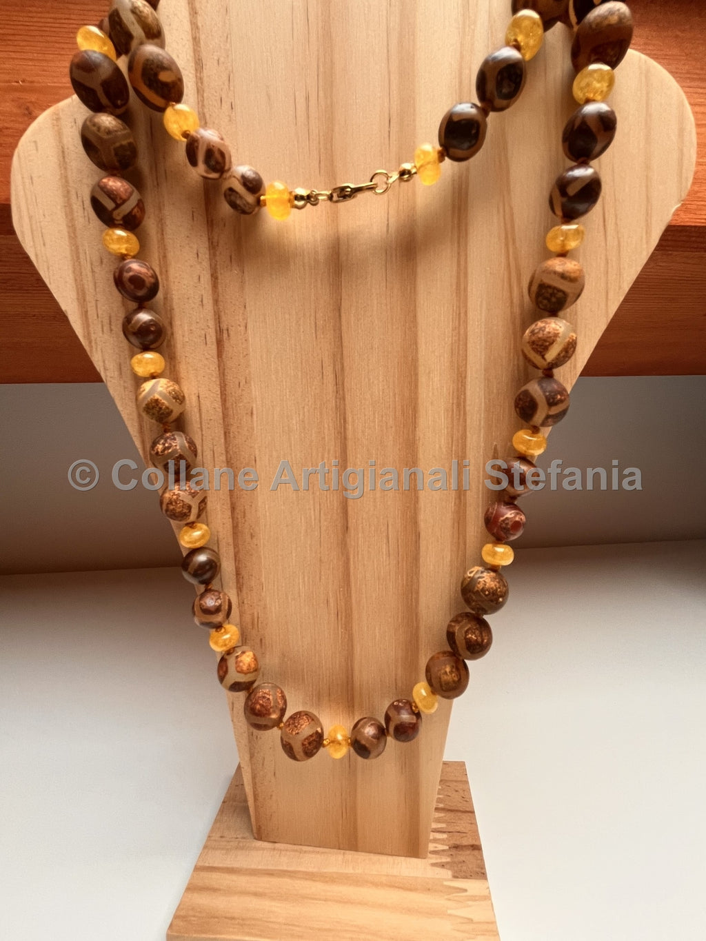 Collana con pietre dure di Agata Tibetana e Calcedonio