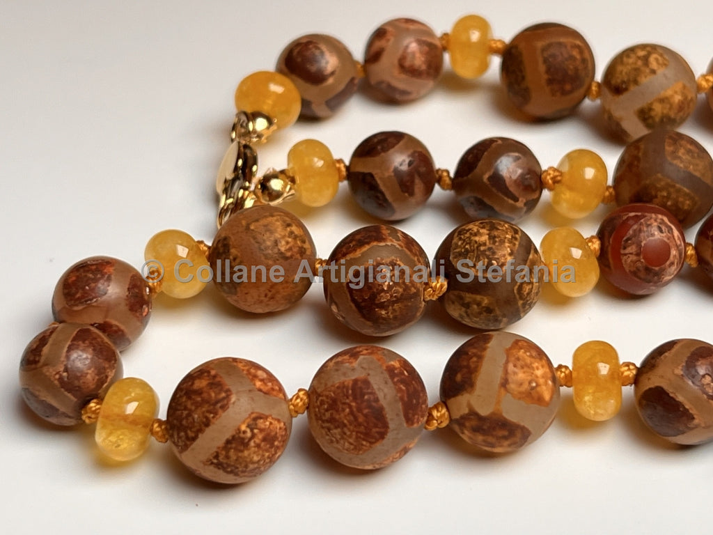 Collana con pietre dure di Agata Tibetana e Calcedonio