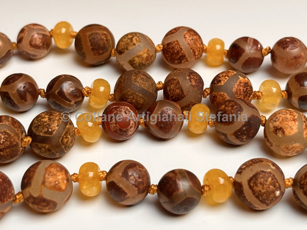 Collana con pietre dure di Agata Tibetana e Calcedonio