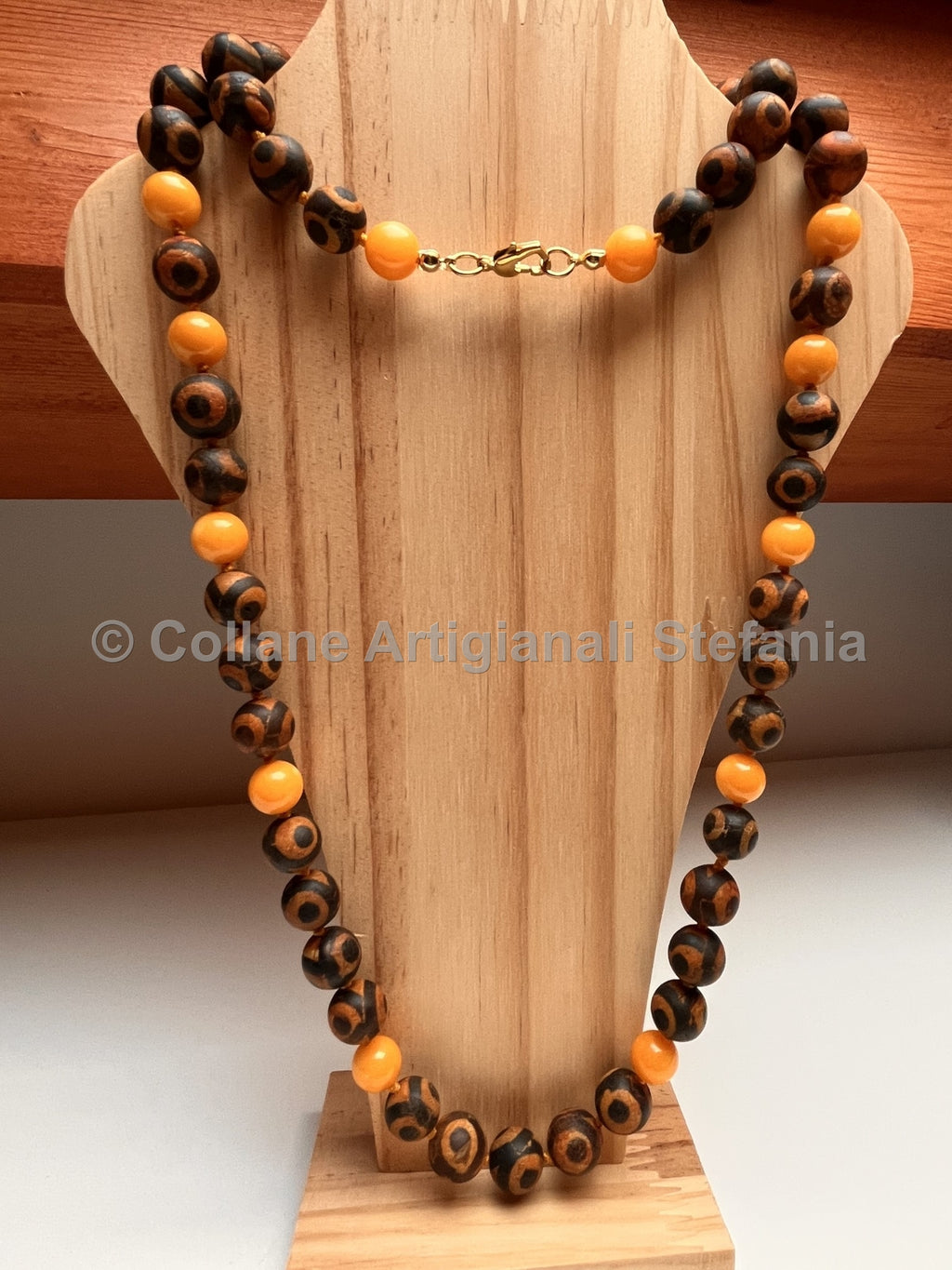 Collana con pietre dure di Agata Tibetana e Calcedonio