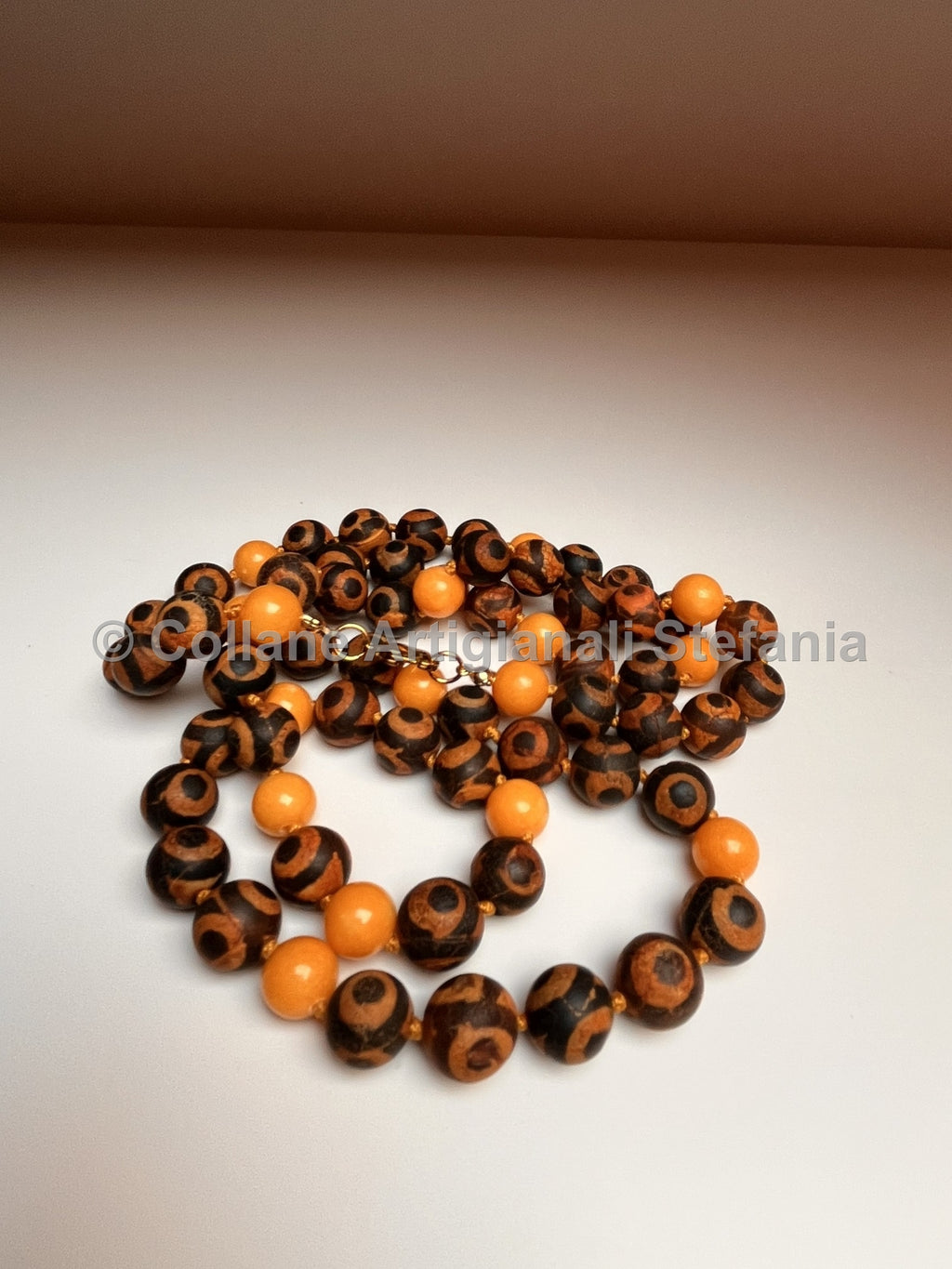 Collana con pietre dure di Agata Tibetana e Calcedonio