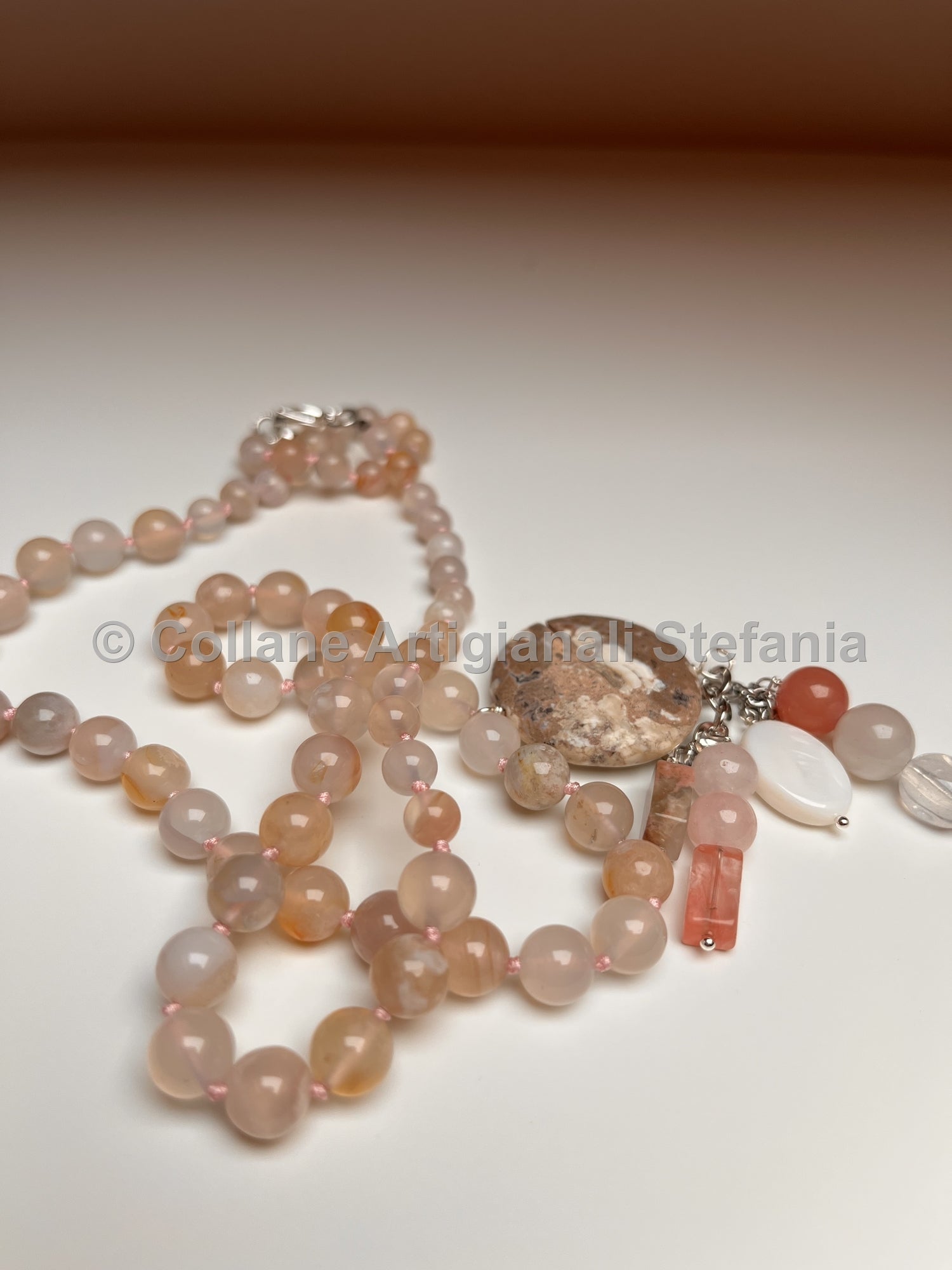 Collana con pietre dure di Agata Cherry di alta qualità