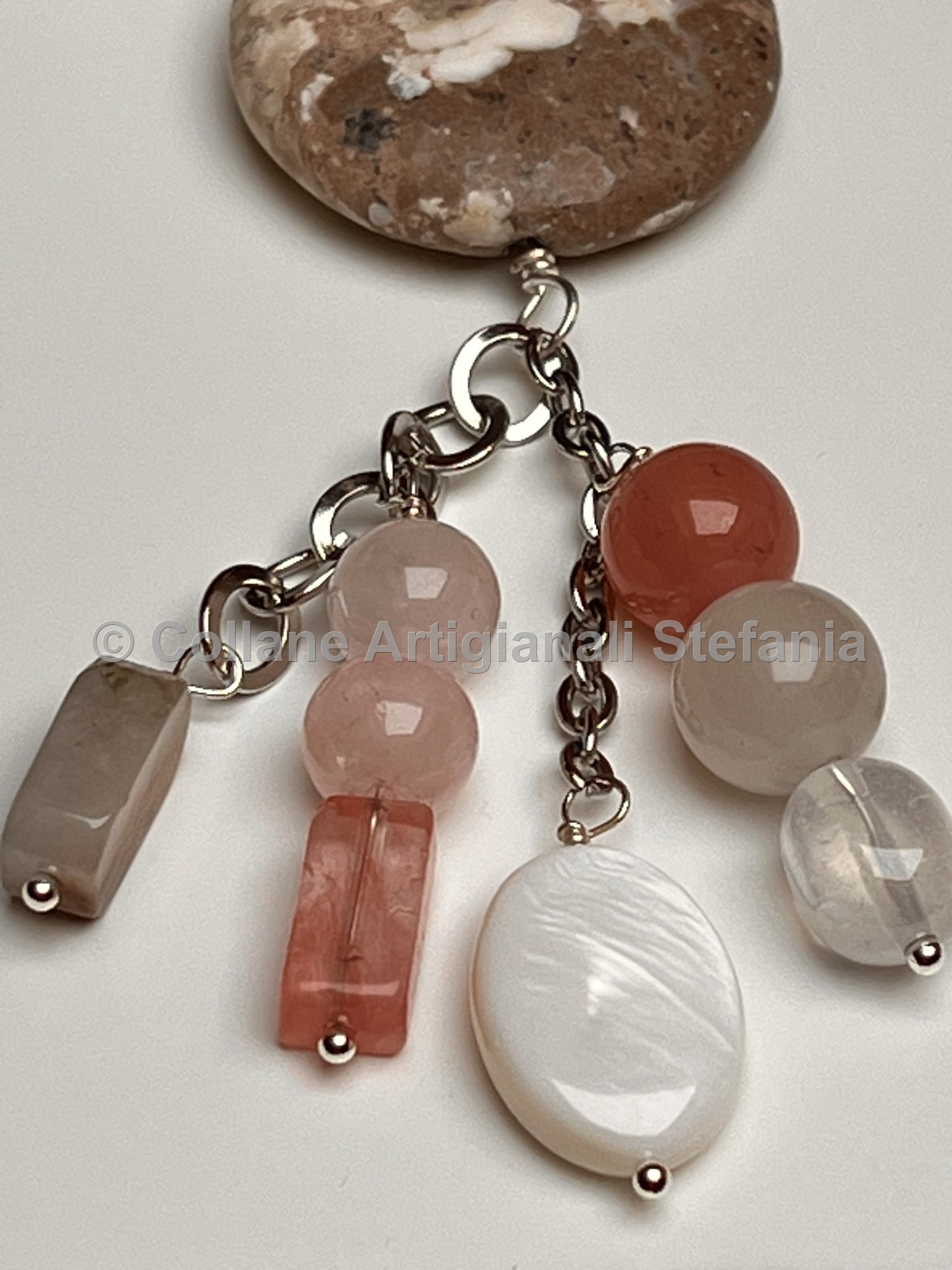 Collana con pietre dure di Agata Cherry di alta qualità