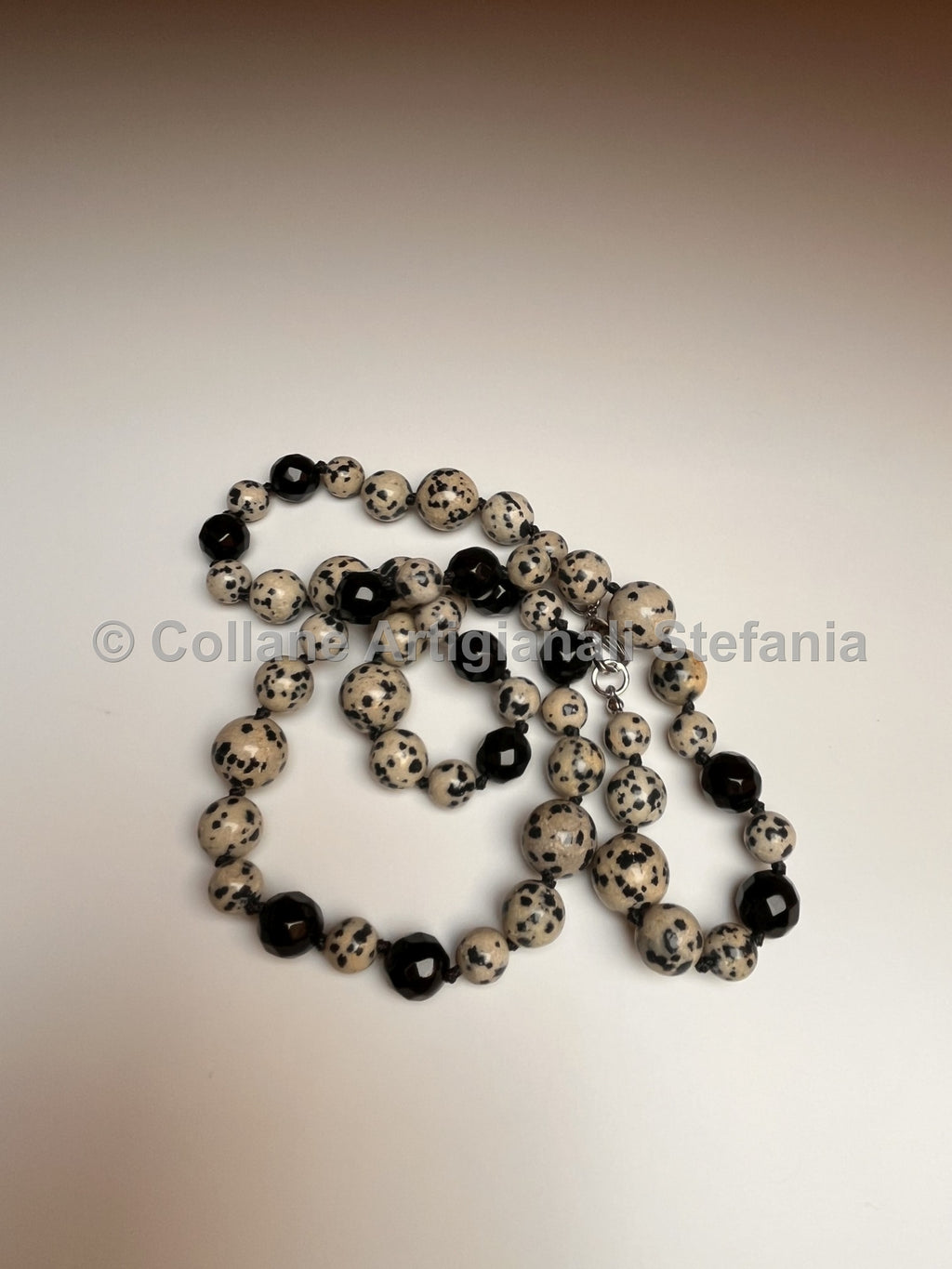 Collana con pietre dure di Diaspro Dalmata.