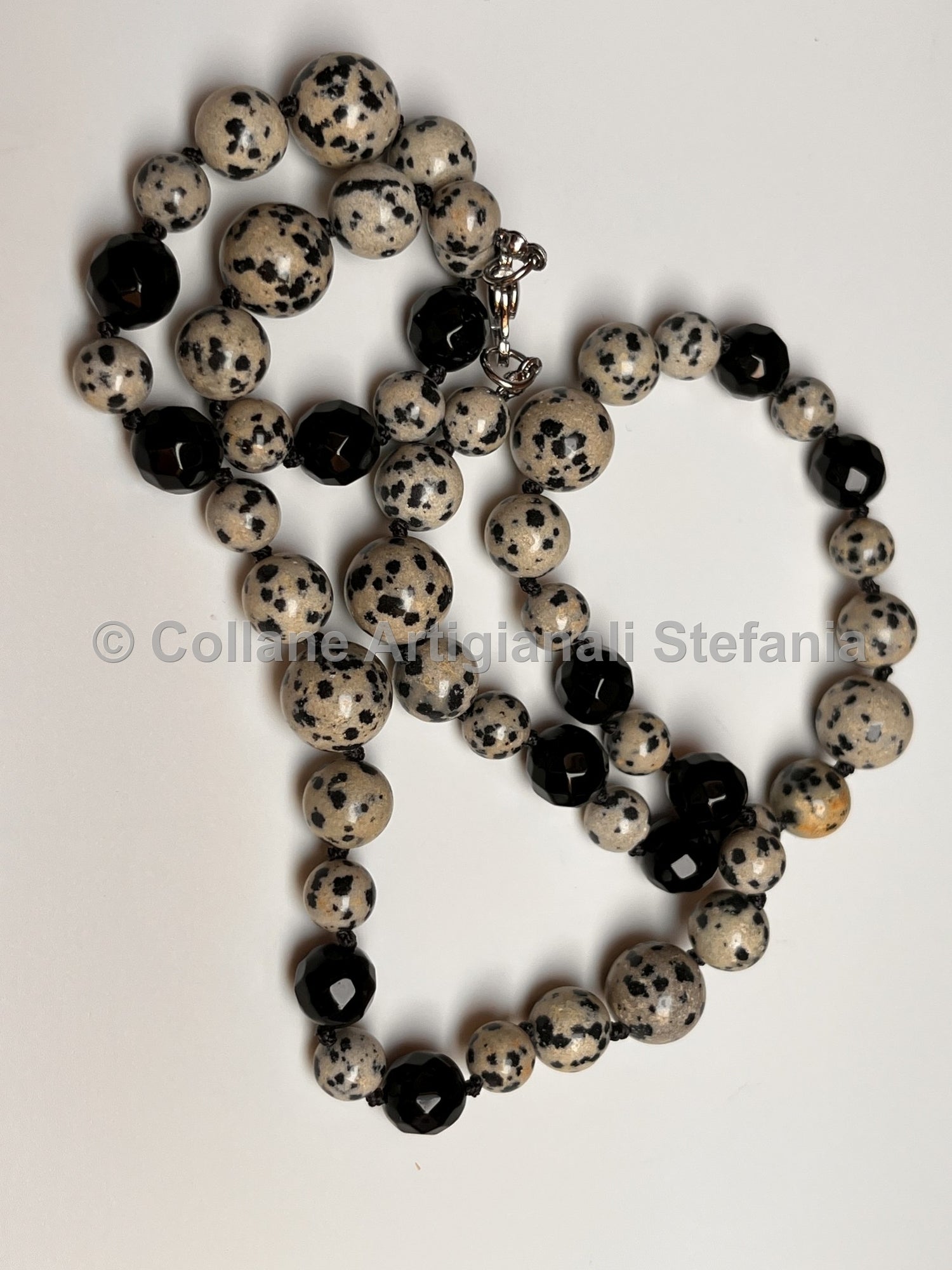 Collana con pietre dure di Diaspro Dalmata.