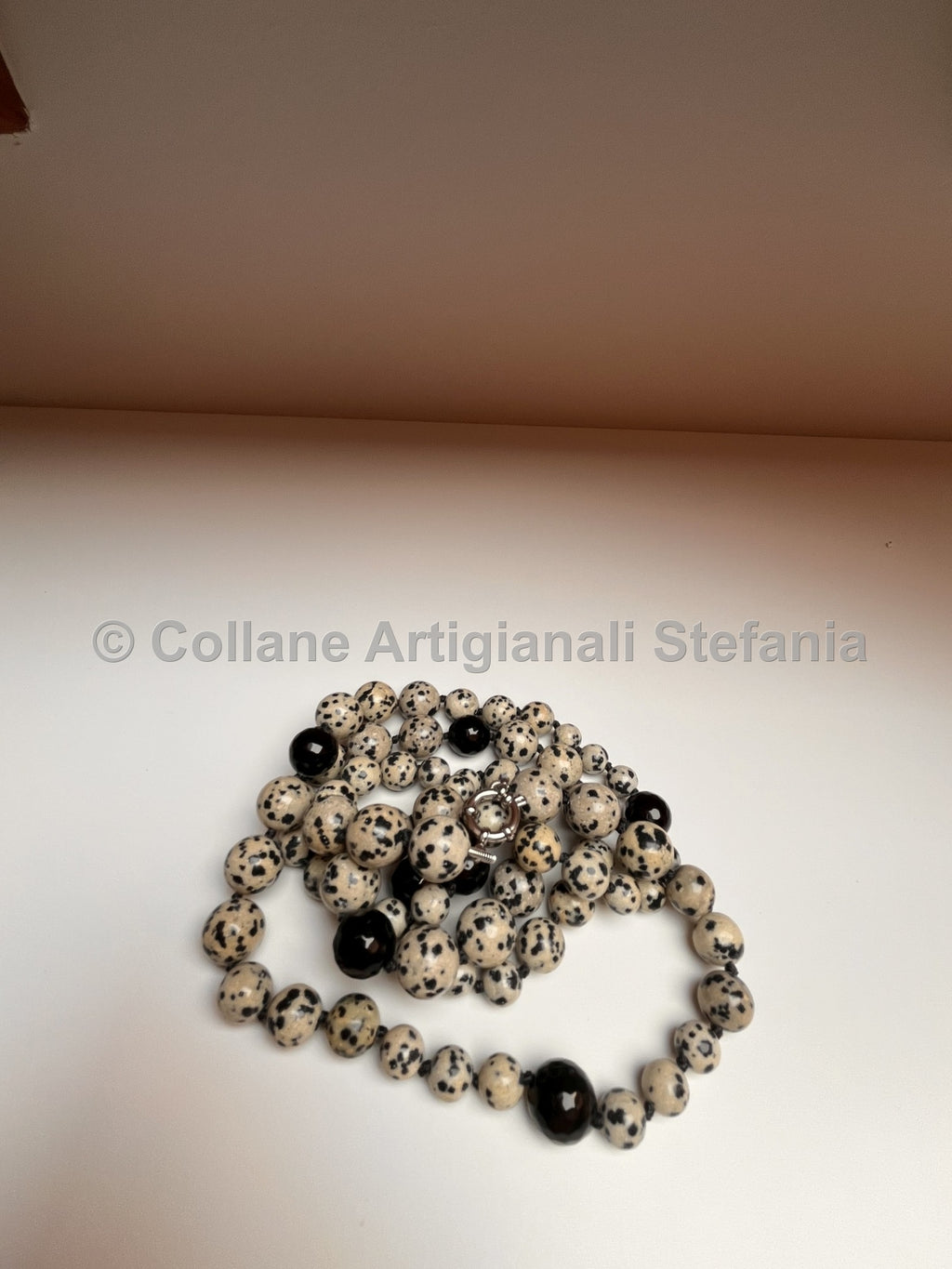 Collana con pietre dure di Diaspro Dalmata.