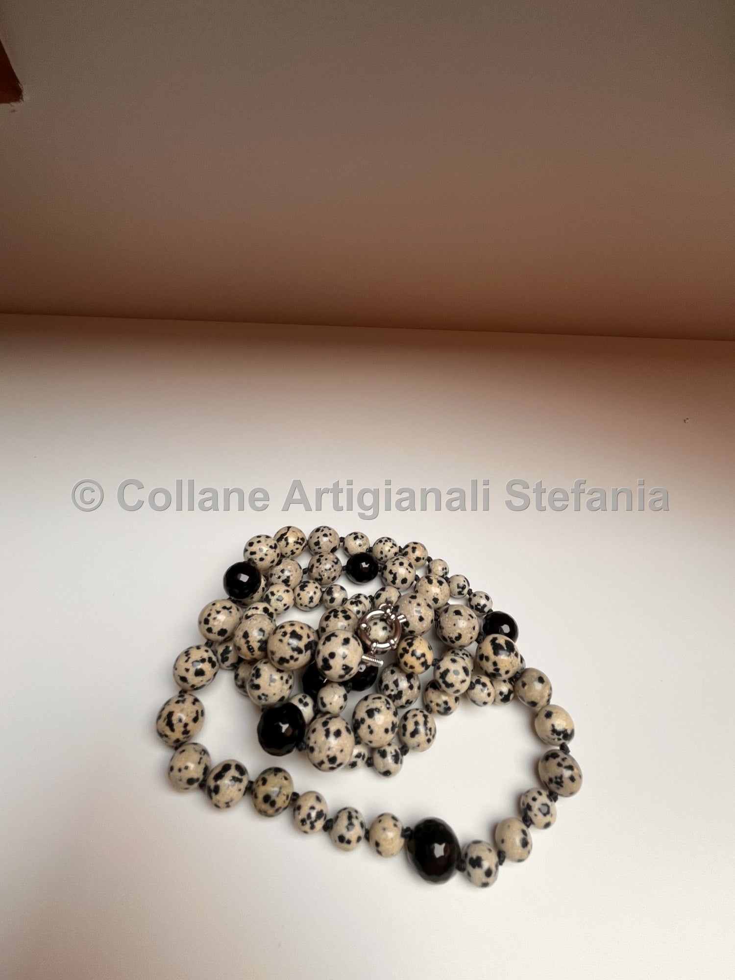 Collana con pietre dure di Diaspro Dalmata.